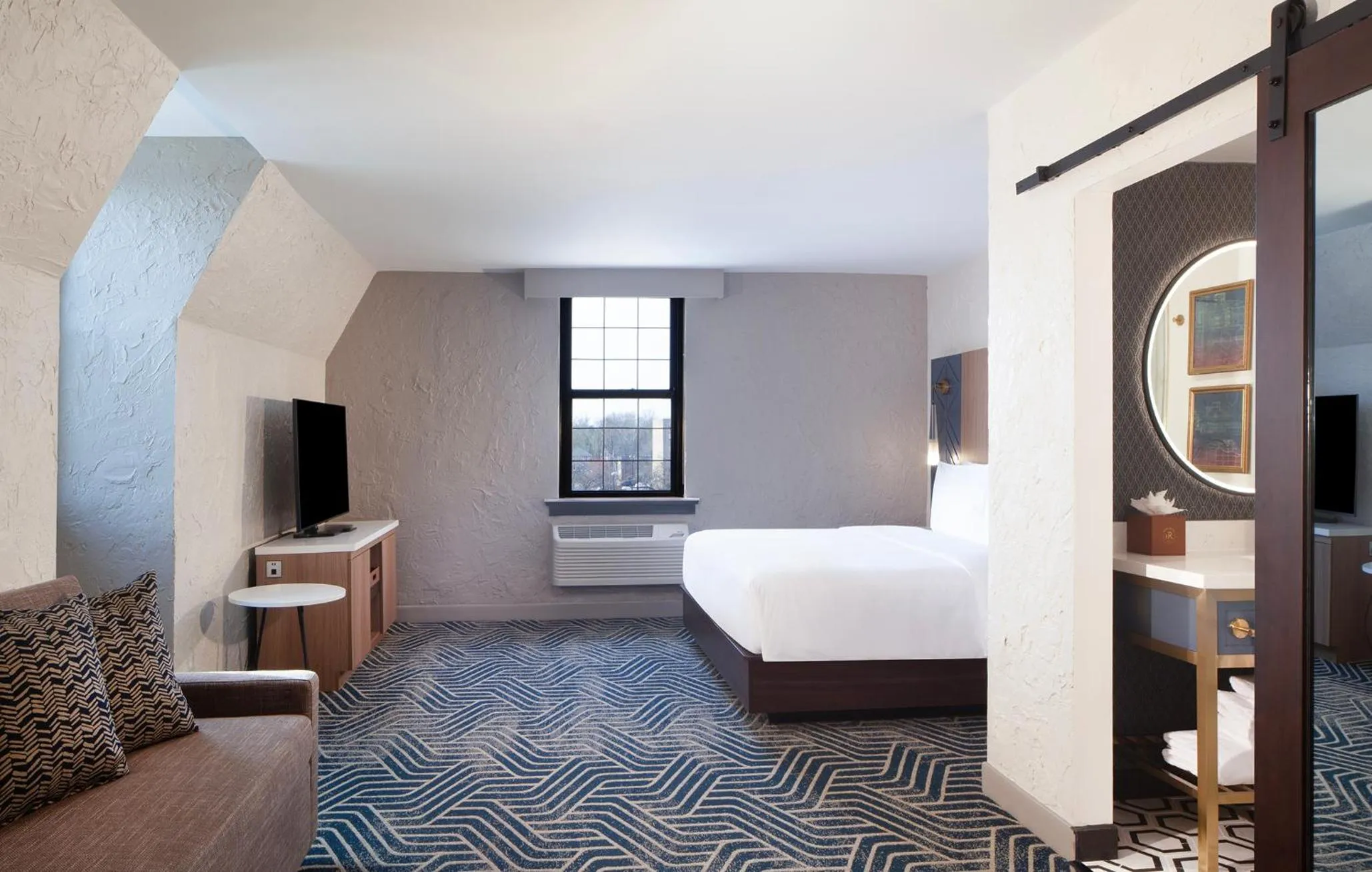 Bedroom, Bed in Hotel Royer Urbana Champaign, Tapestry Collection by Hilton