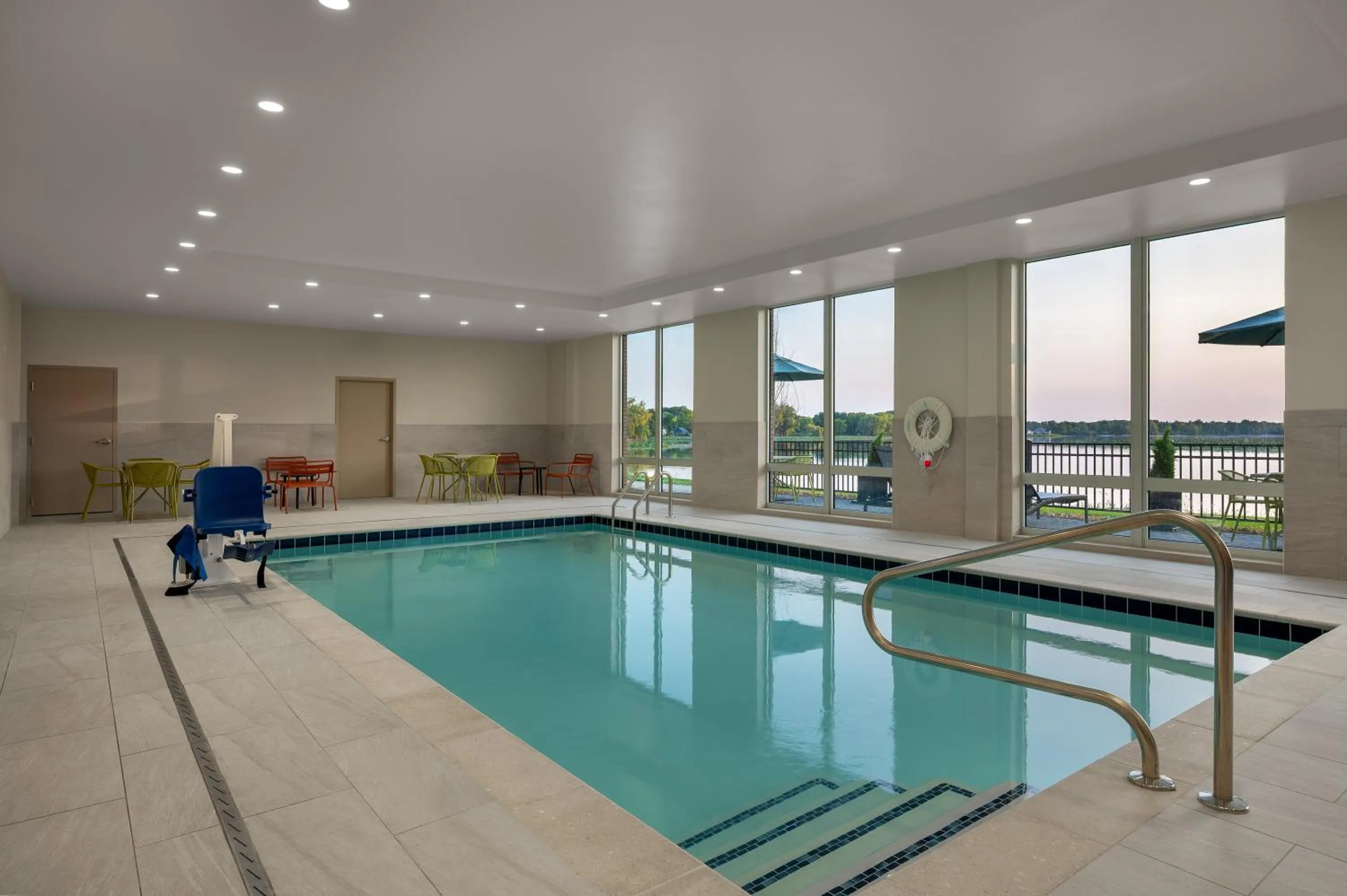 Swimming pool in Hampton Inn & Suites By Hilton Port Clinton Catawba Island