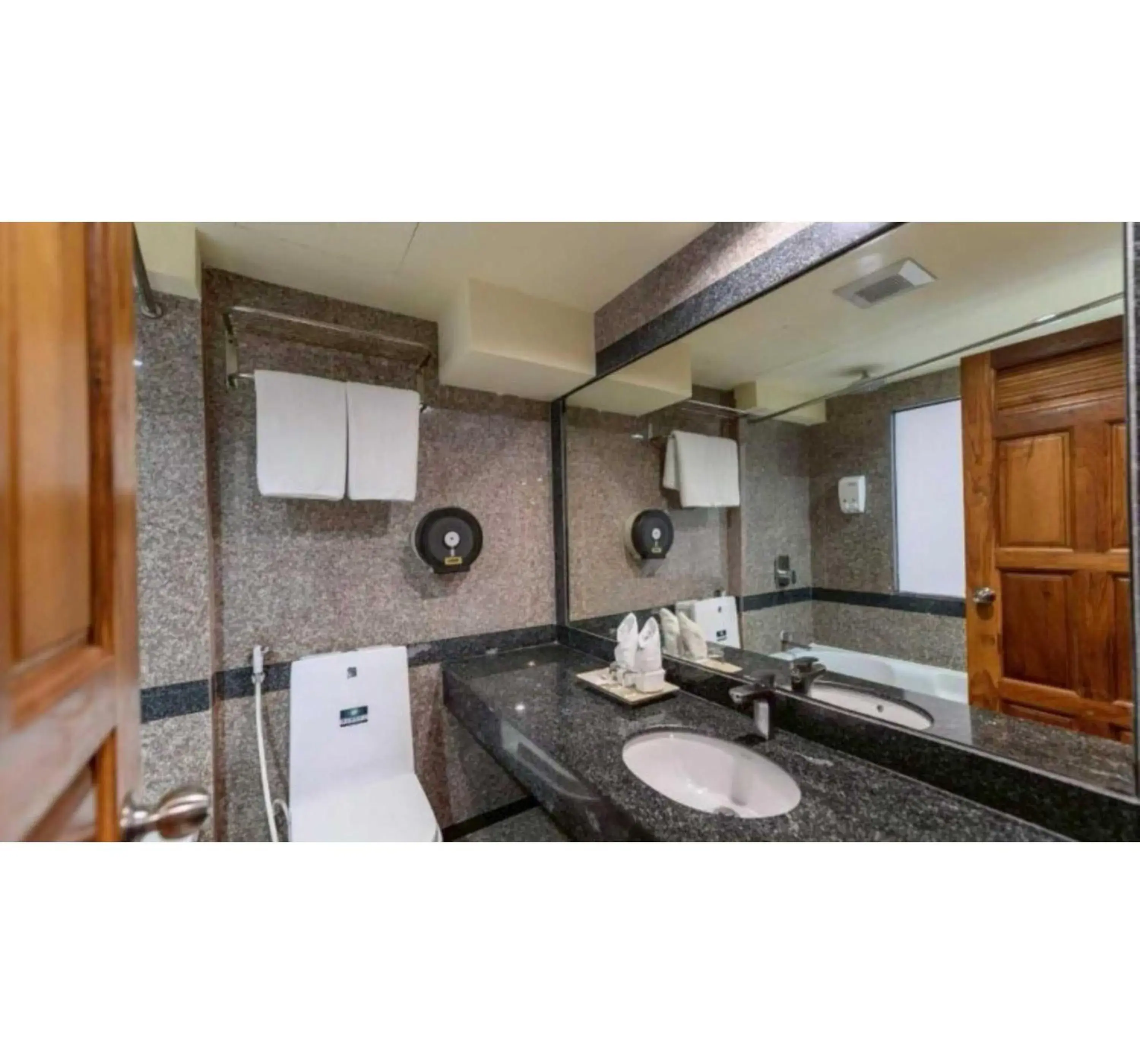 Deluxe Double Room in Palette Walking Street Pattaya Deluxe Double Room in Palette Walking Street Pattaya