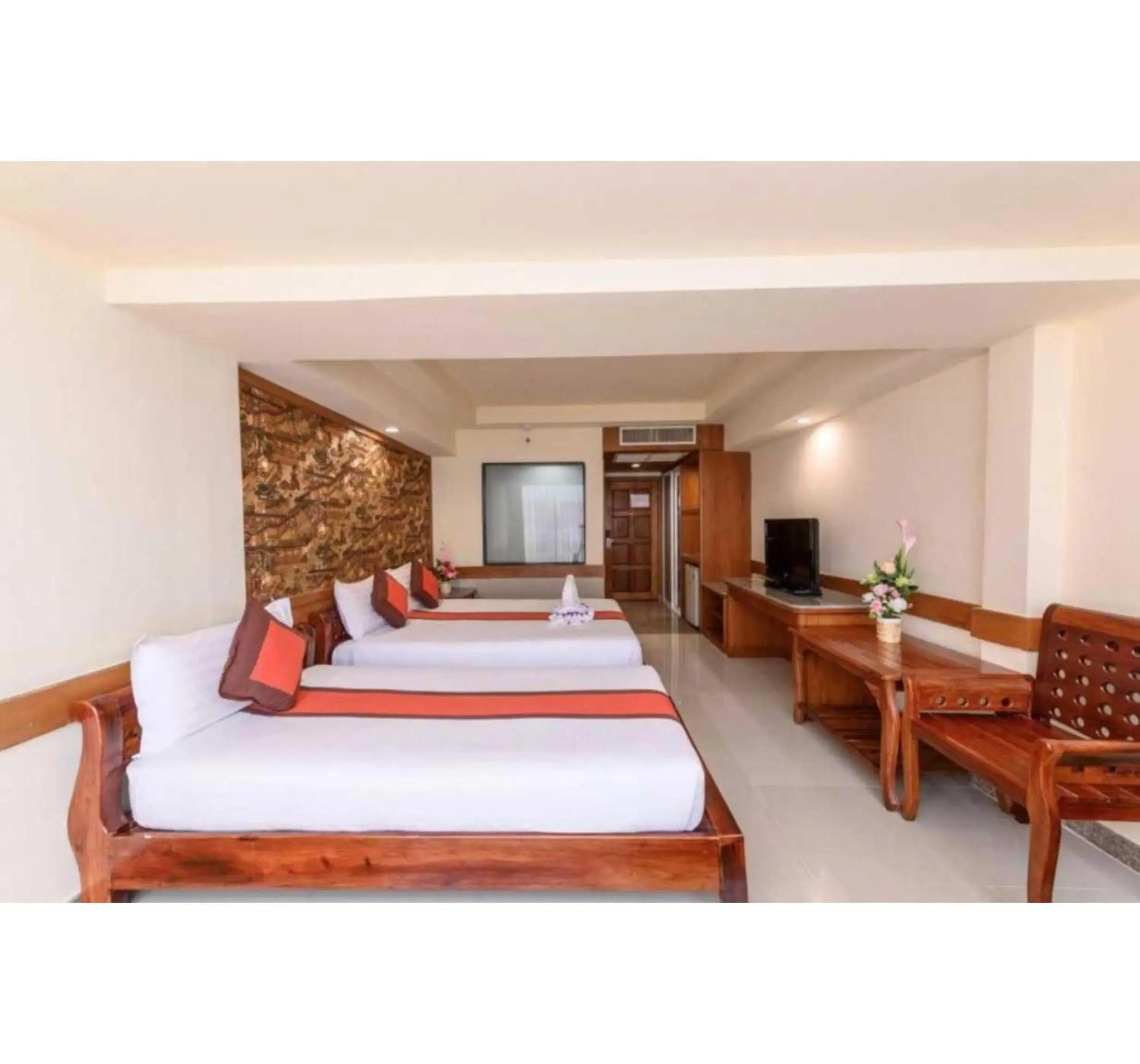 Deluxe Twin Room in Palette Walking Street Pattaya Deluxe Twin Room in Palette Walking Street Pattaya