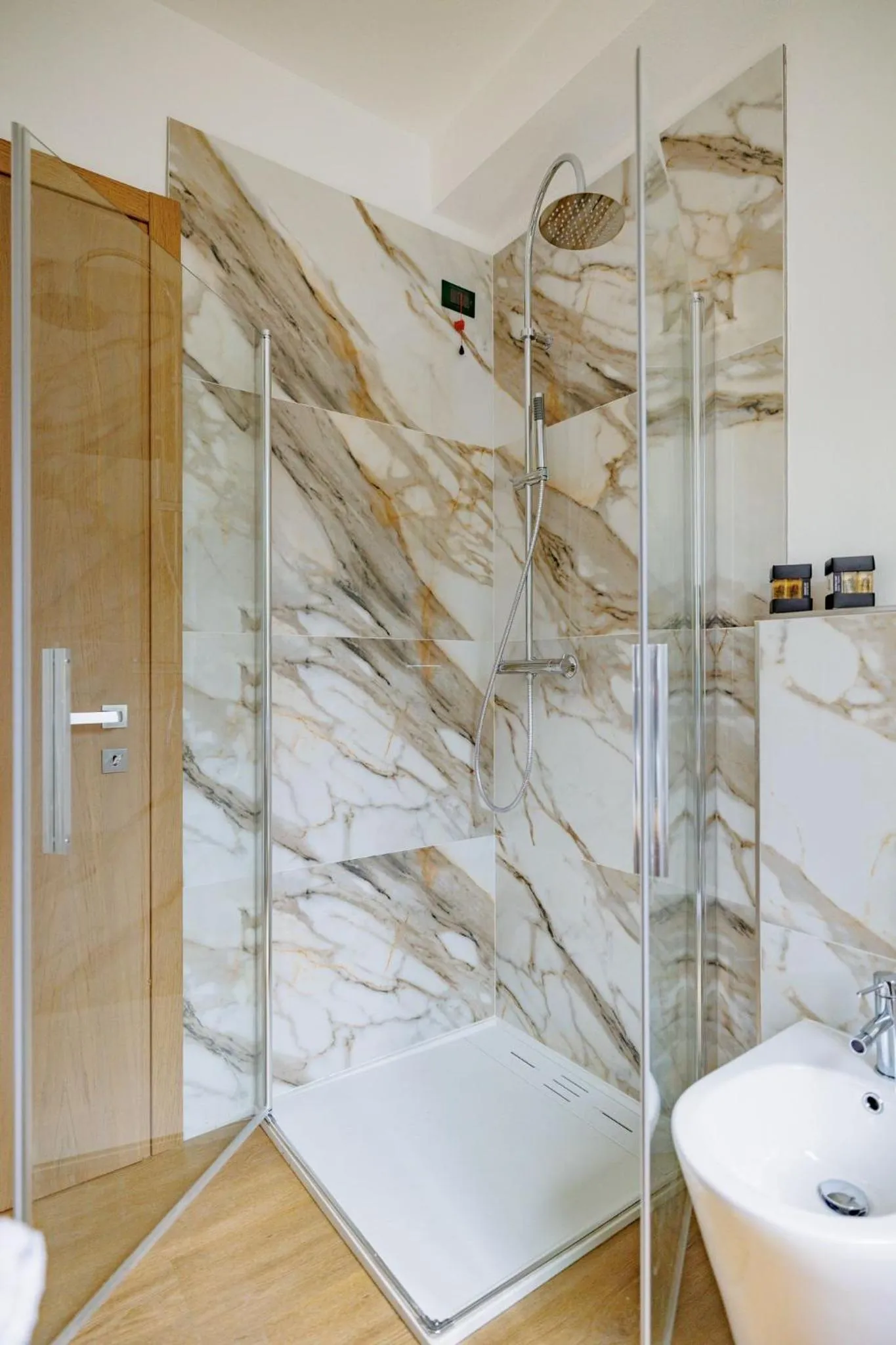 Shower in Hotel Ristorante Val America