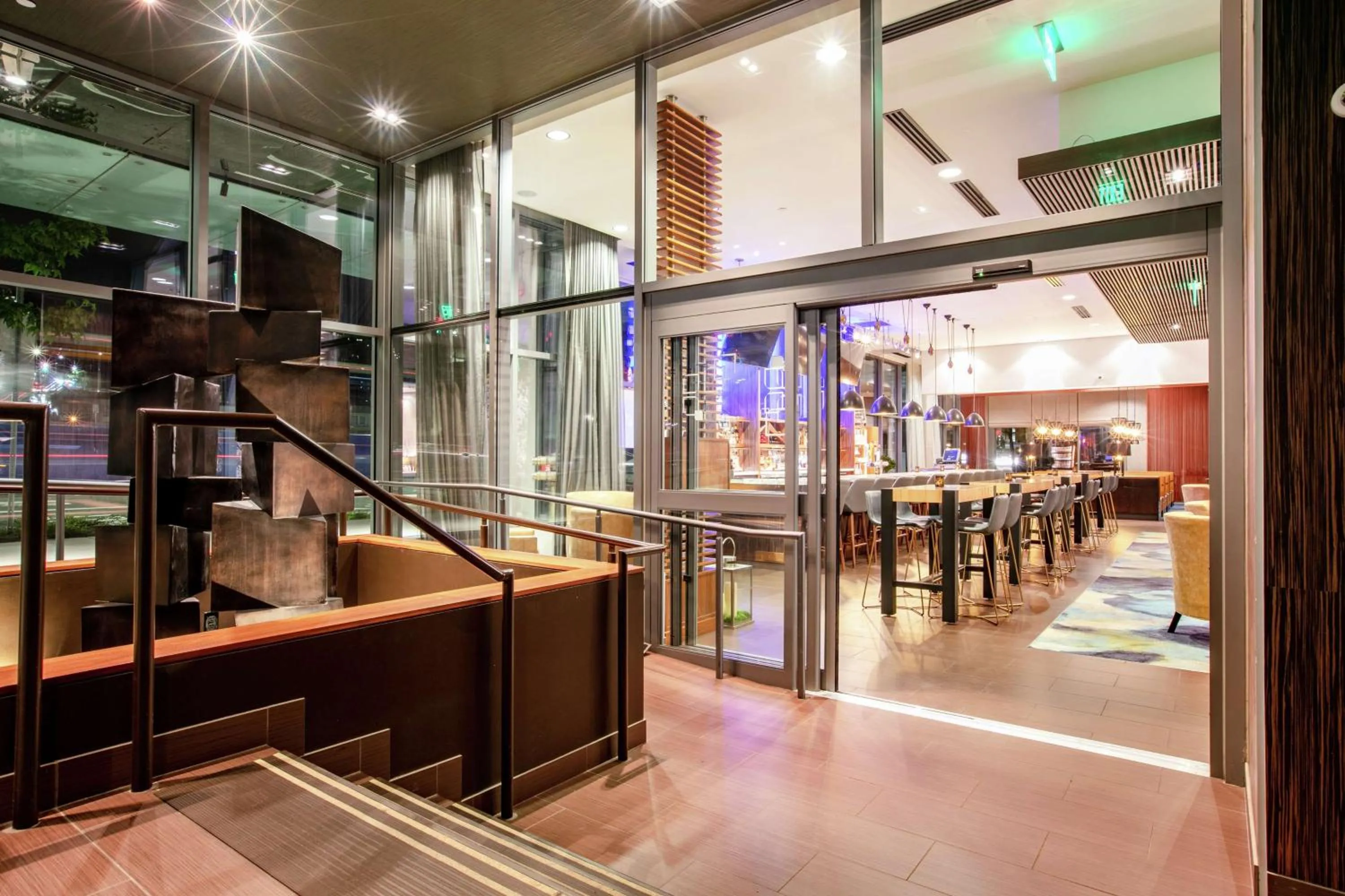 Lounge or bar in Hilton Garden Inn Seattle Downtown