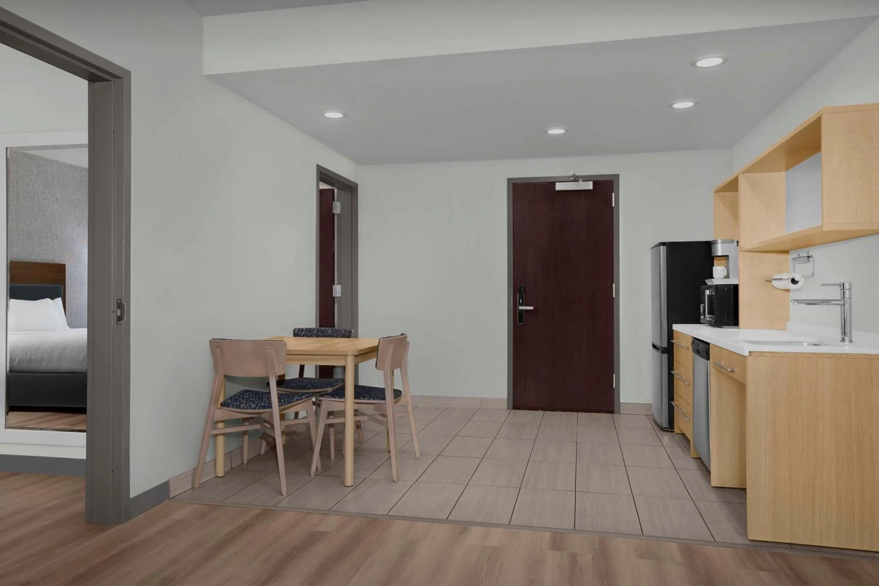 Kitchen or kitchenette in Home2 Suites by Hilton Clarksville/Ft. Campbell