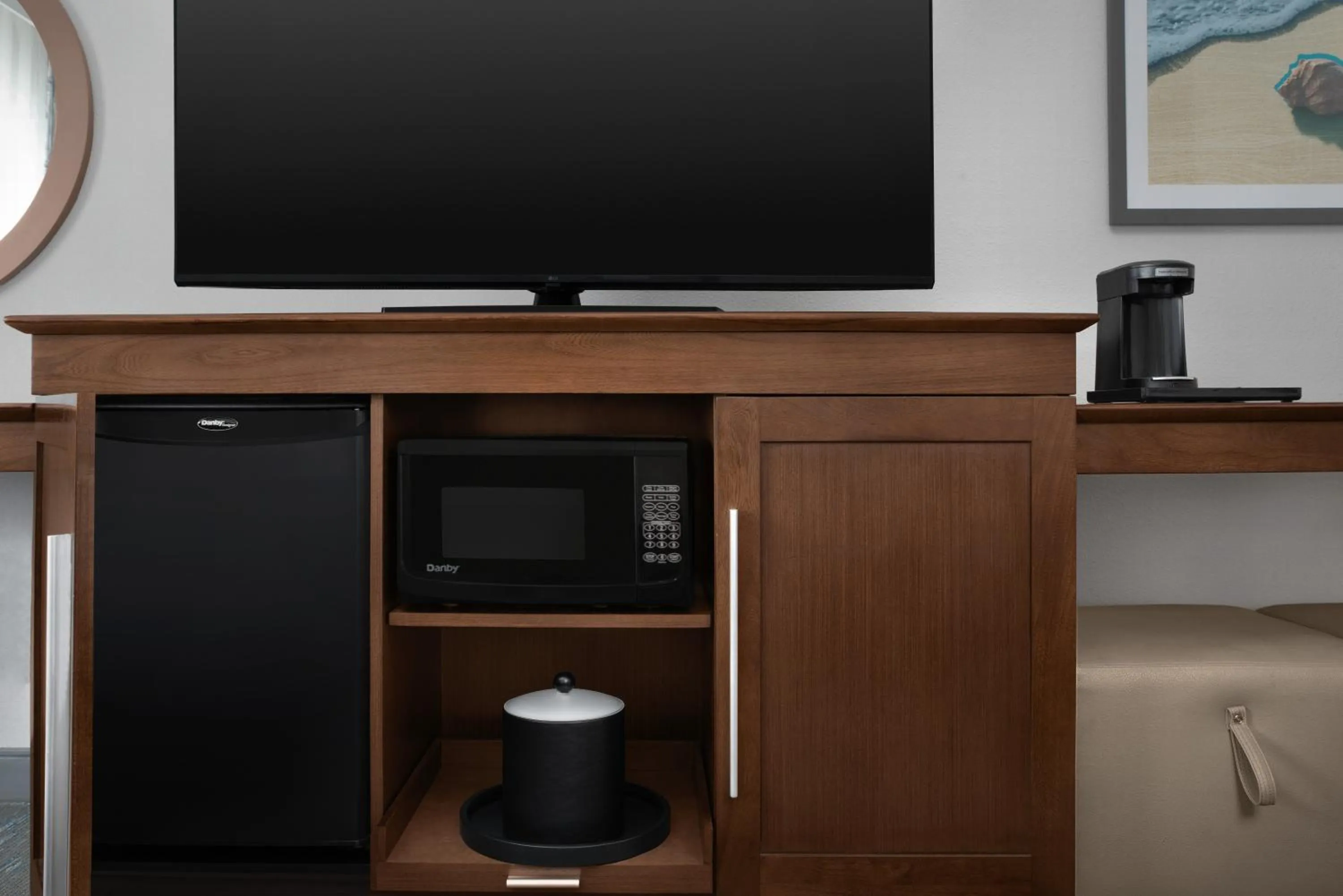 Bedroom in Hampton Inn and Suites by Hilton Vero Beach-Downtown