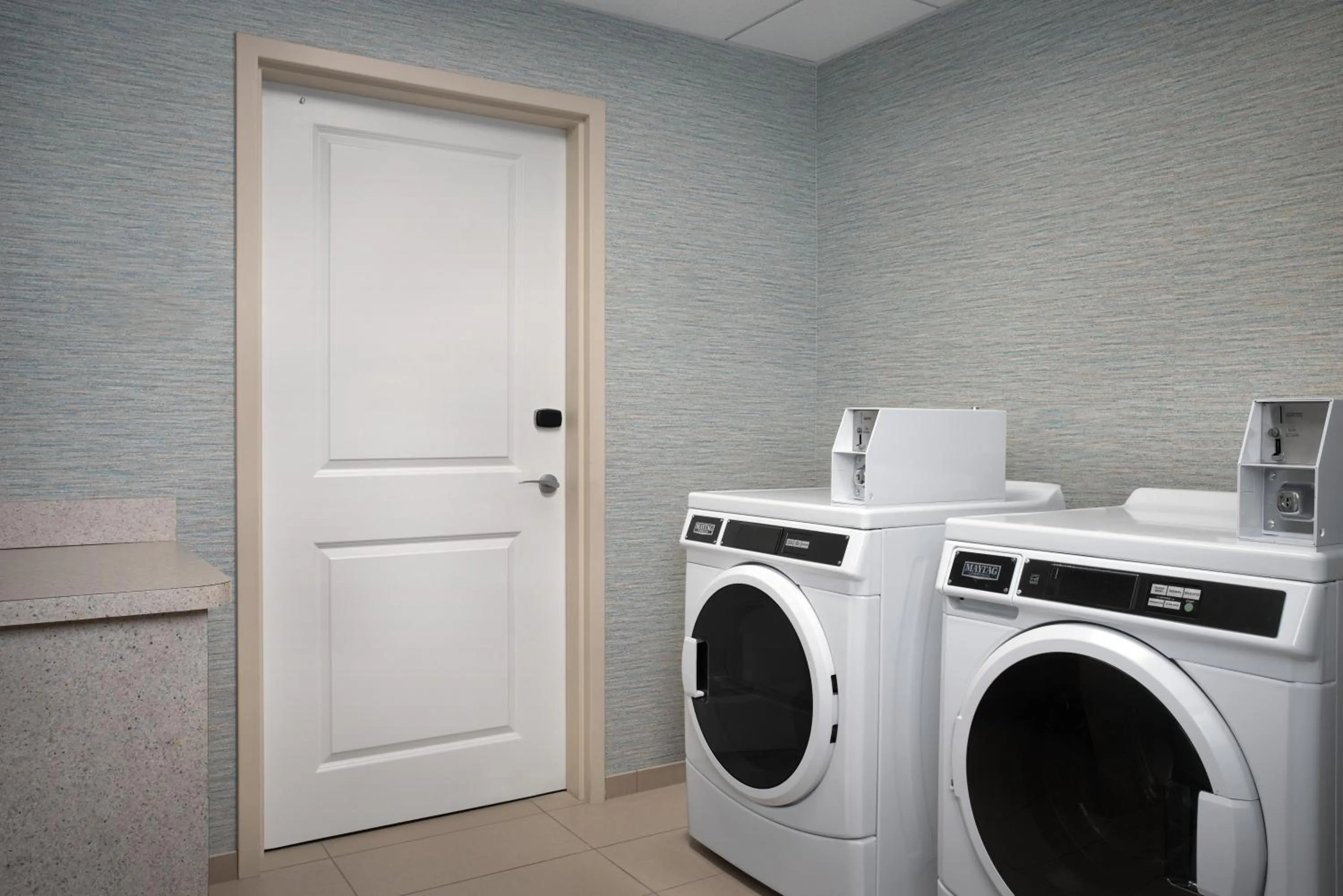 washing machine in Hampton Inn and Suites by Hilton Vero Beach-Downtown