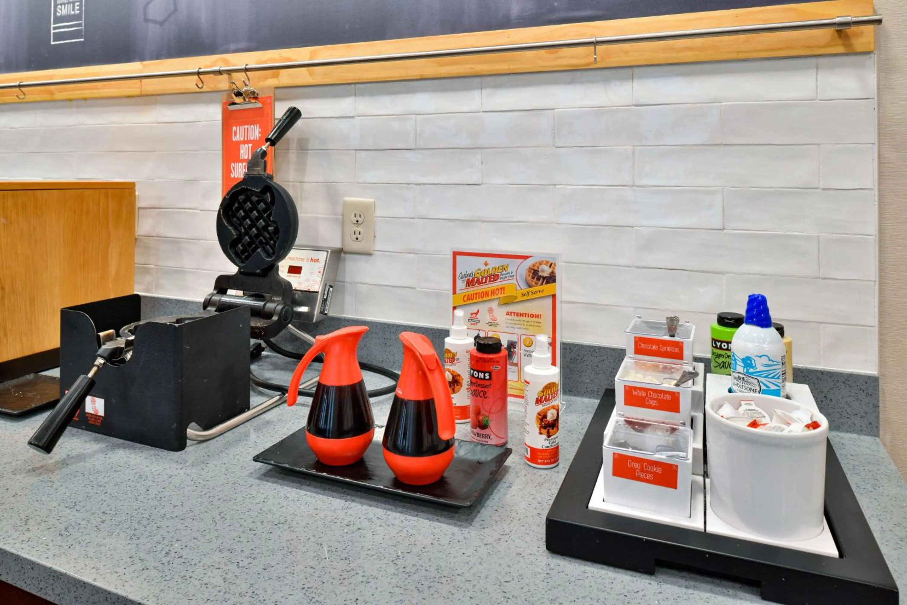 Breakfast in Hampton Inn and Suites Hutto