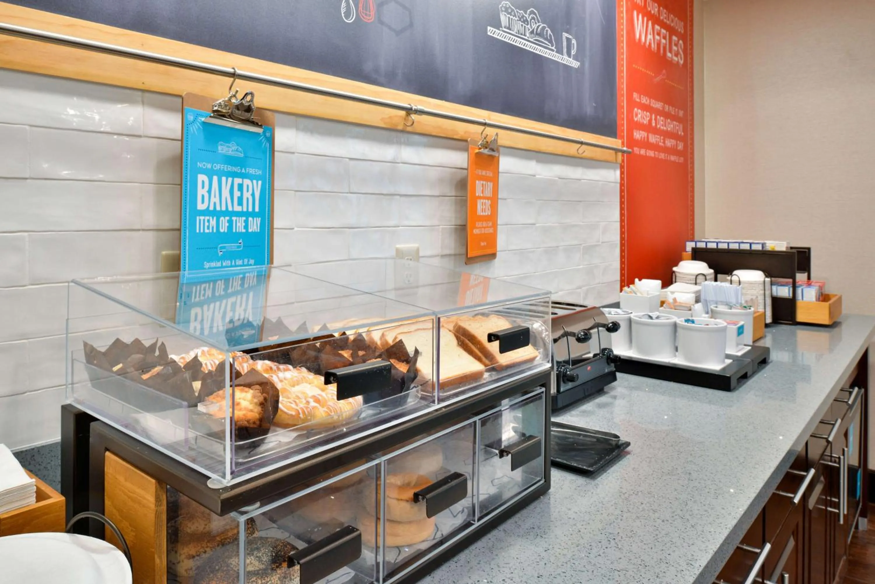 Breakfast in Hampton Inn and Suites Hutto