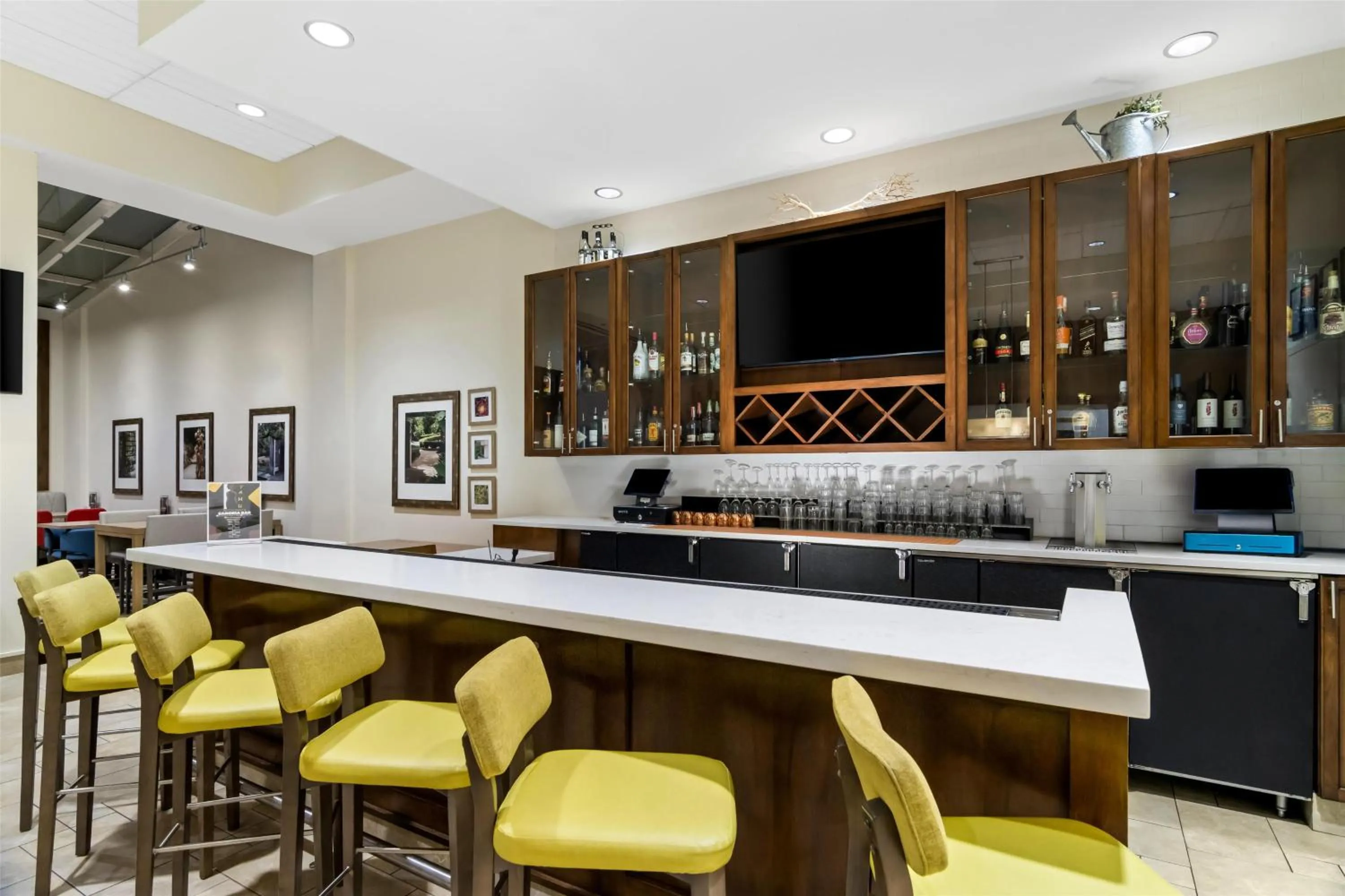 Lounge or bar in Hilton Garden Inn Chicago Downtown Riverwalk