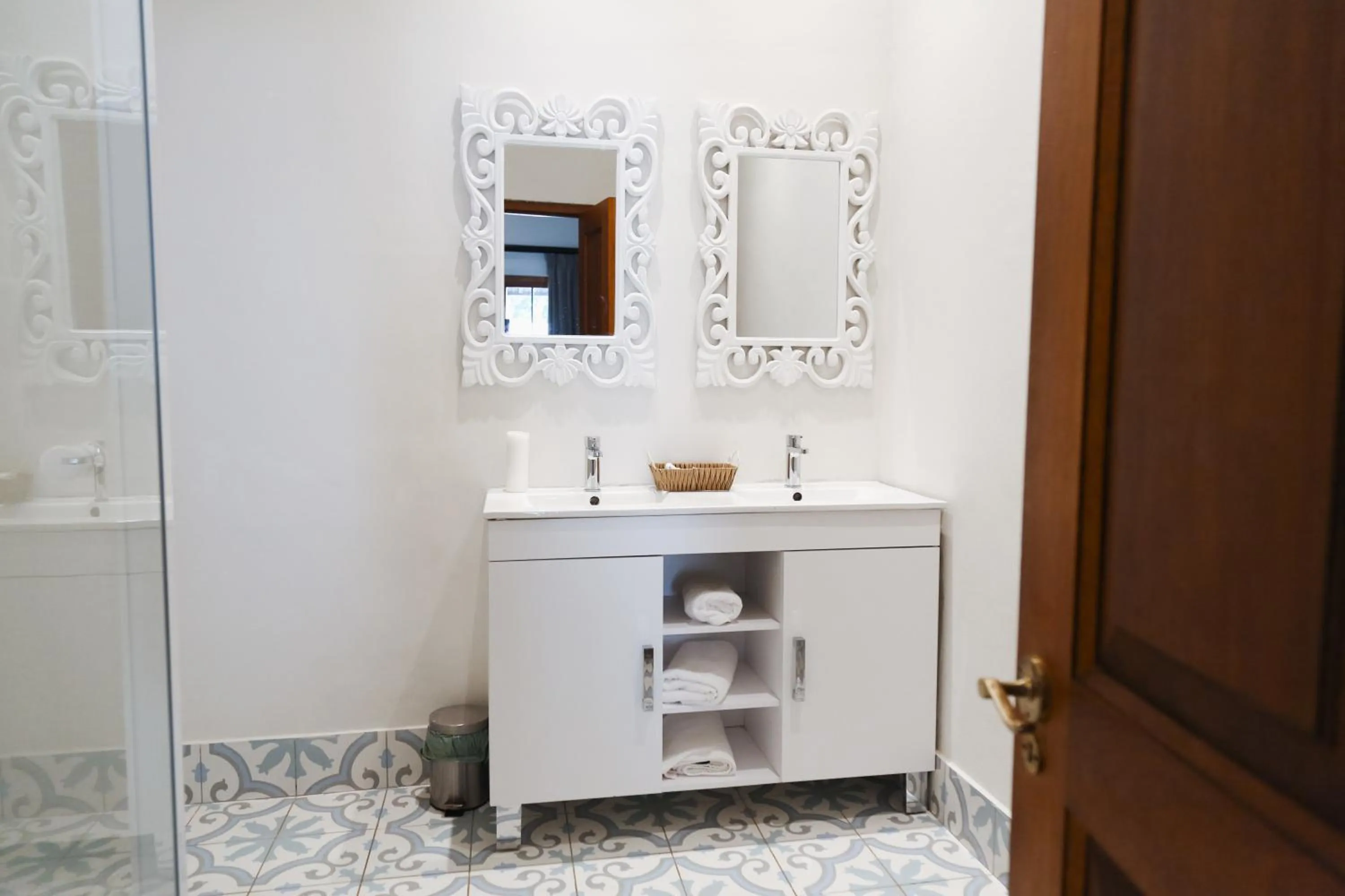 Bathroom in Le Pommier Wine Estate