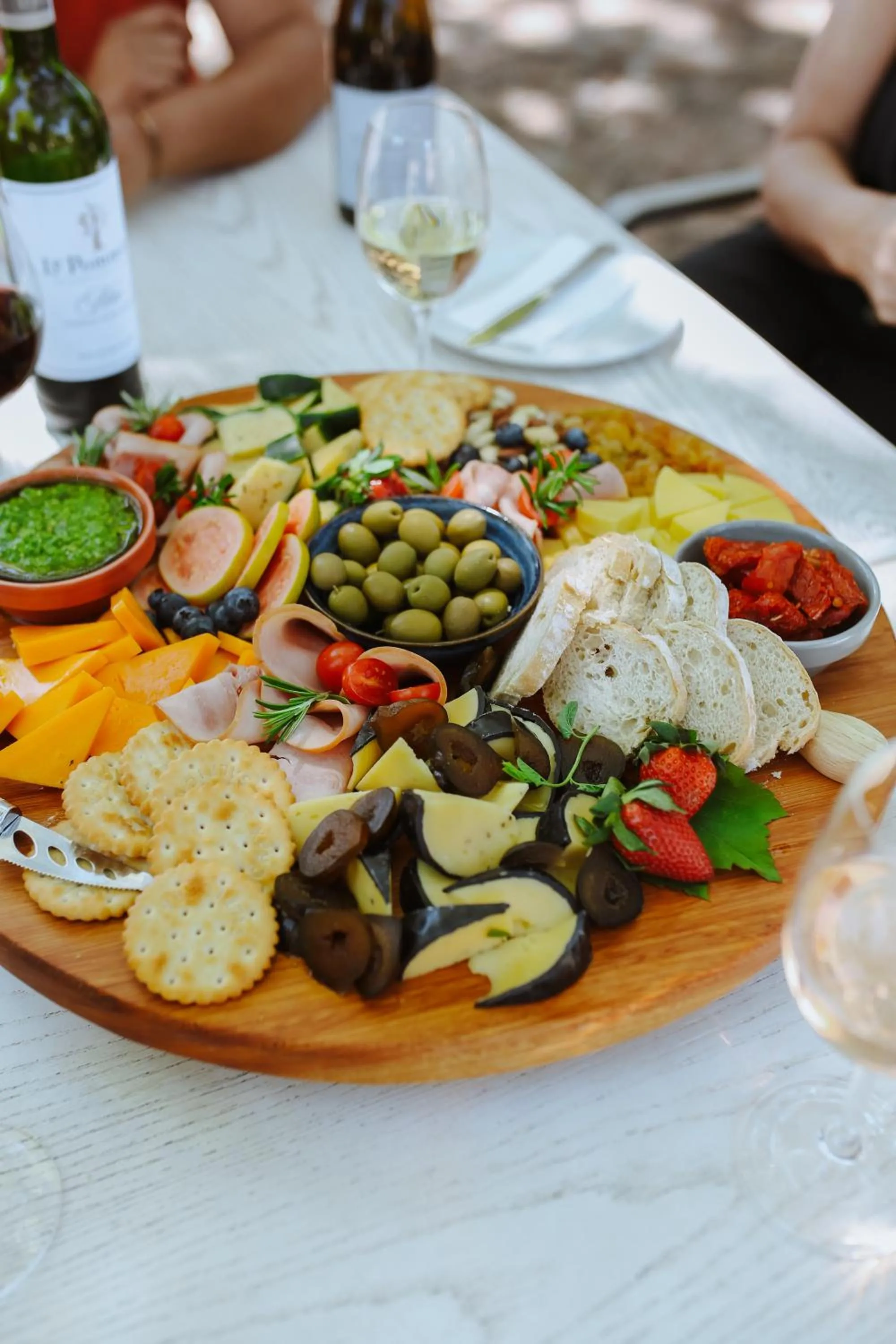 Restaurant/places to eat in Le Pommier Wine Estate