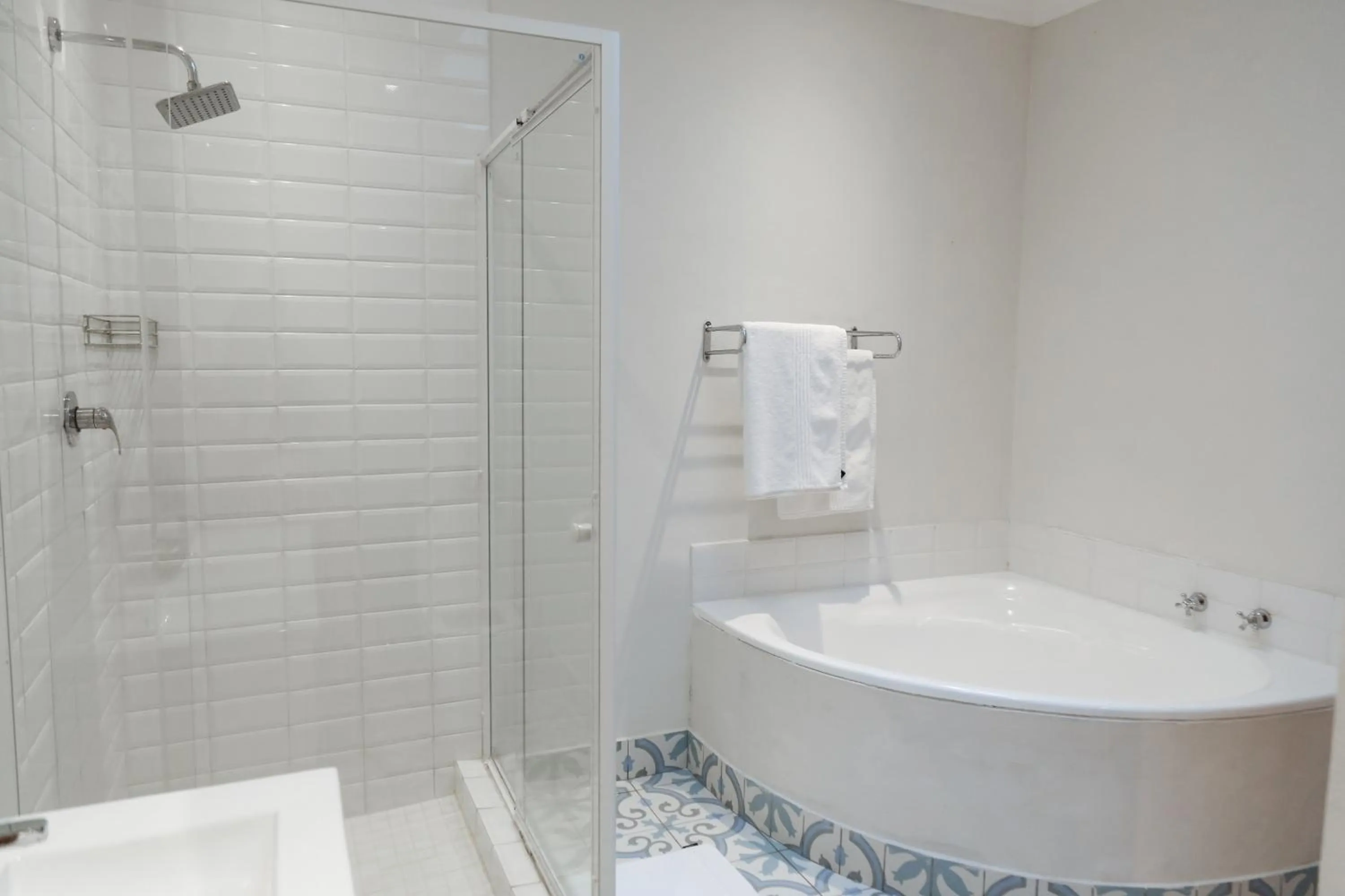 Bathroom in Le Pommier Wine Estate