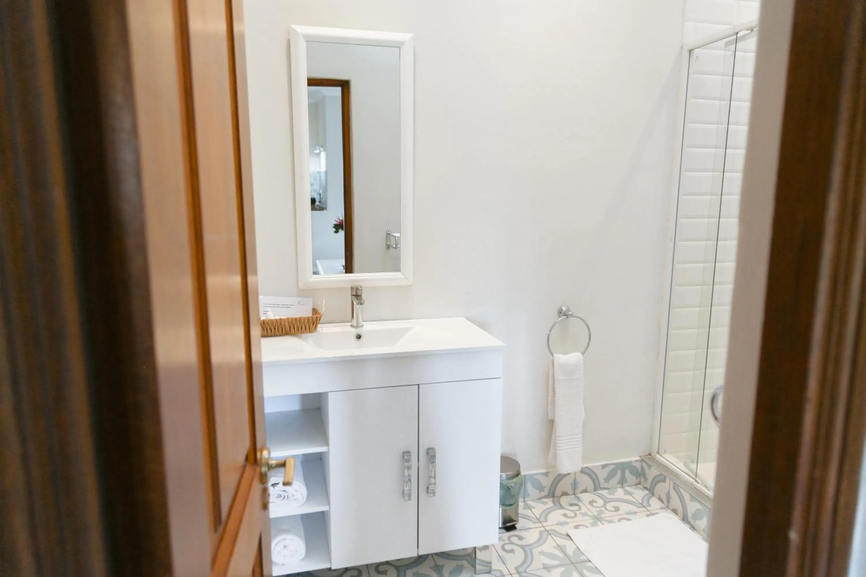 Bathroom in Le Pommier Wine Estate