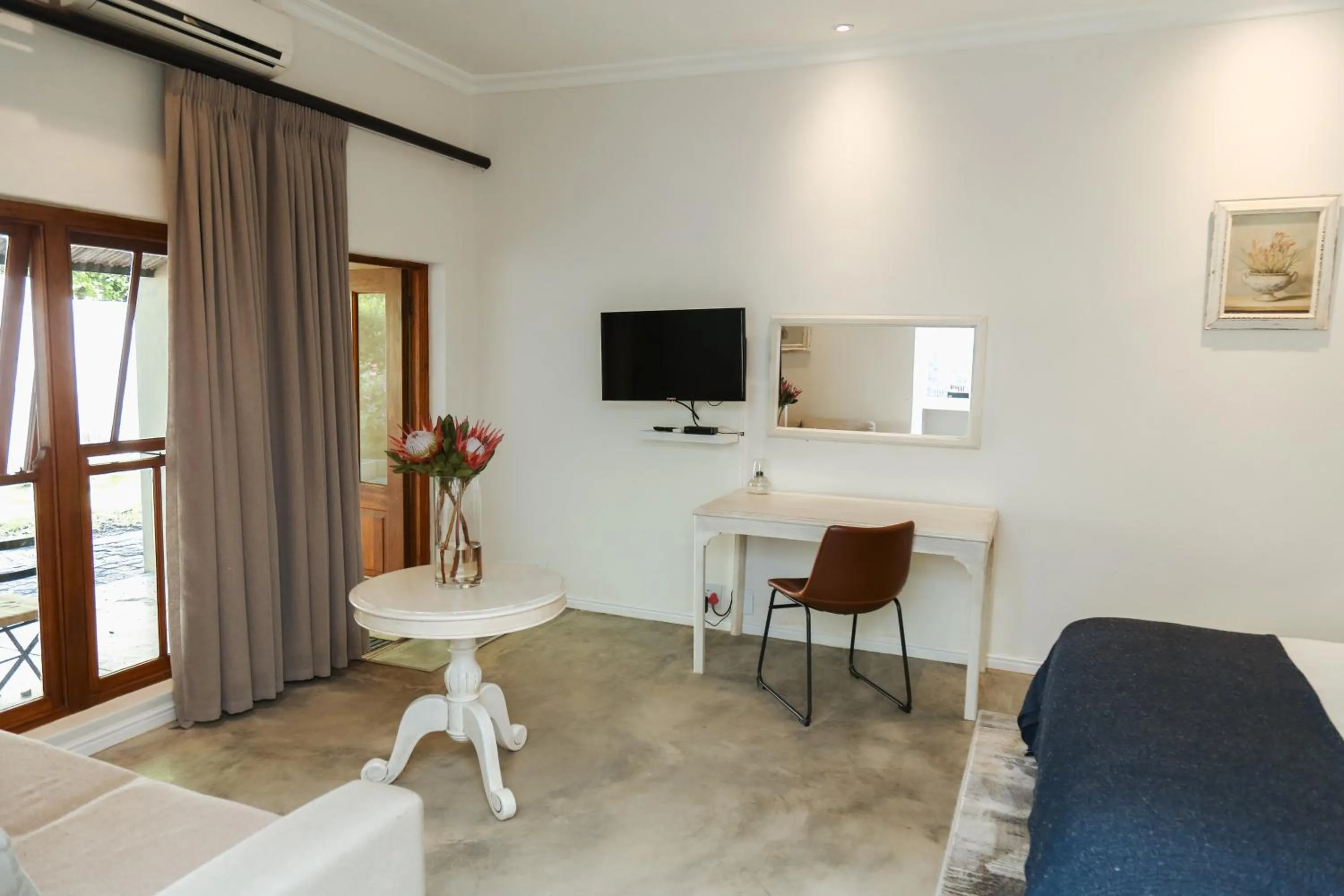 Bedroom in Le Pommier Wine Estate