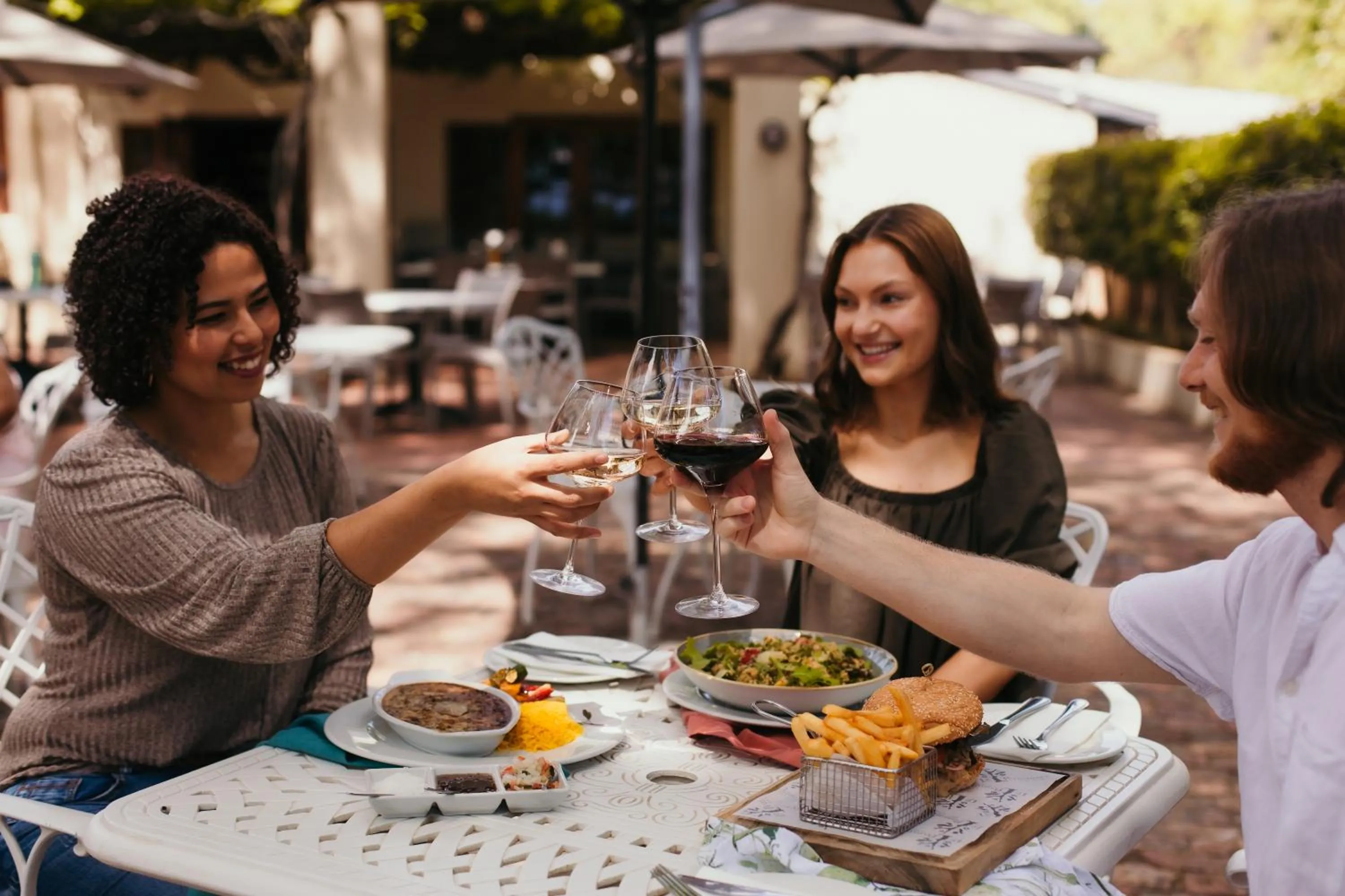 Restaurant/places to eat in Le Pommier Wine Estate