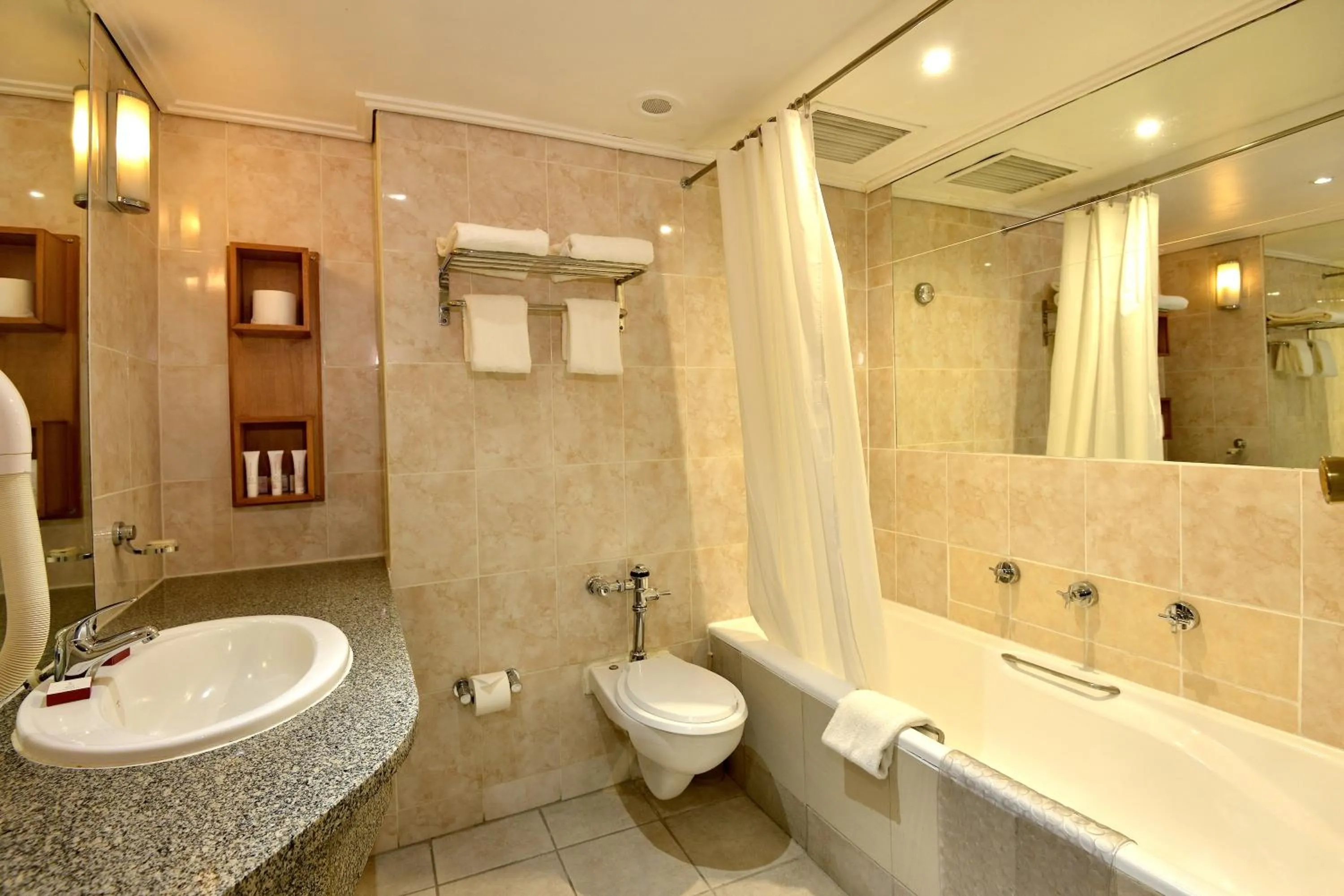 Bathroom in Cresta Jameson Hotel