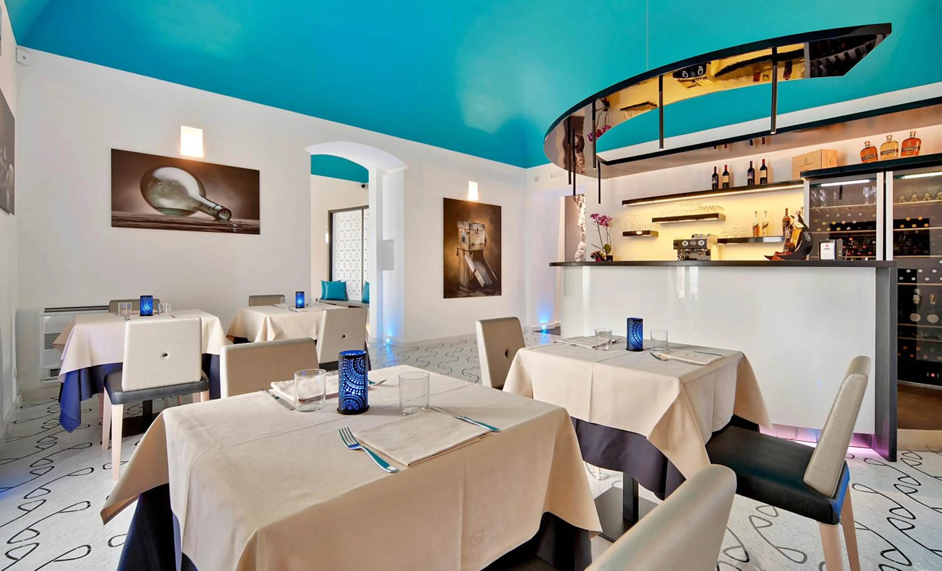 Restaurant/places to eat in Zafran Boutique Hotel