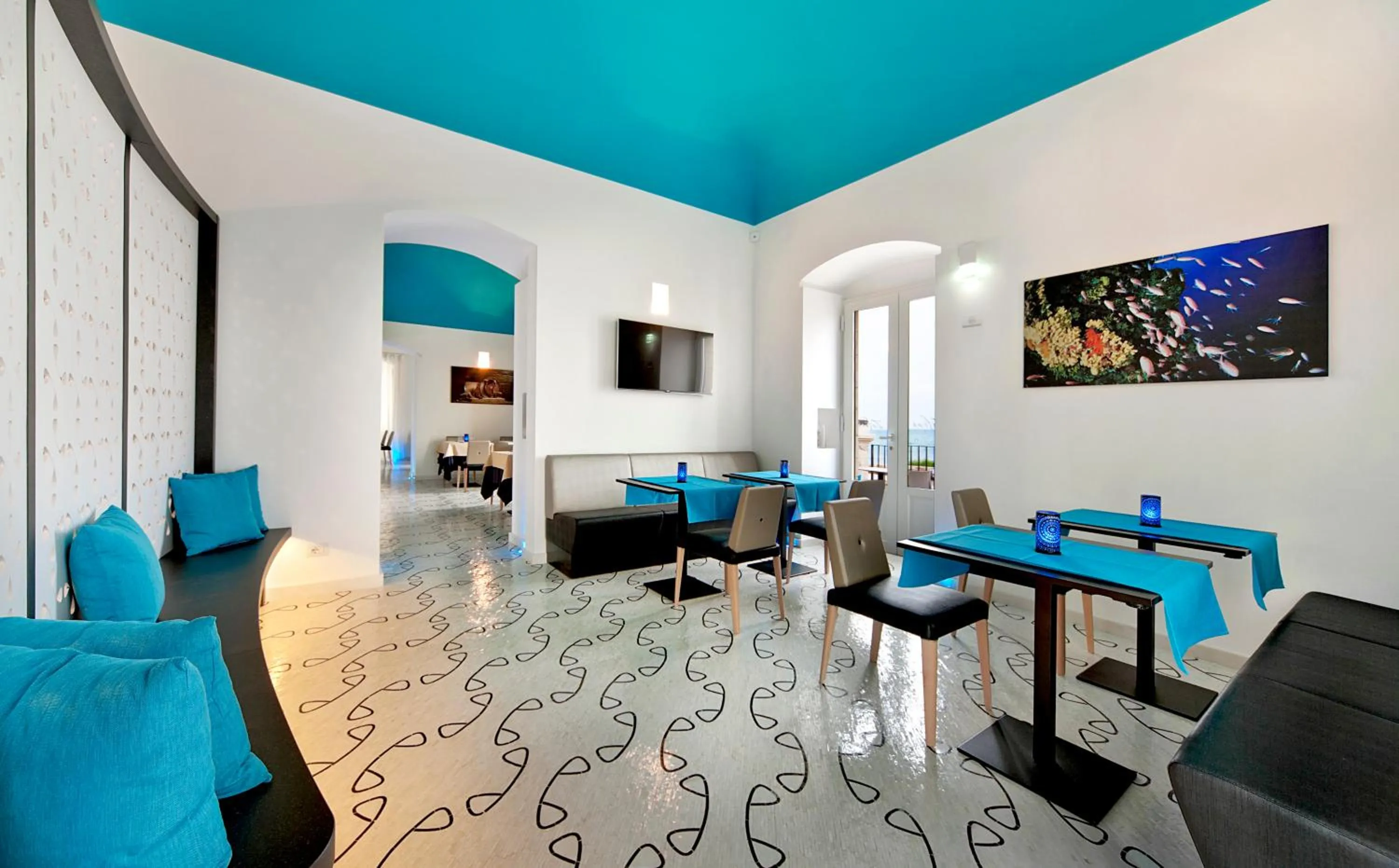 Restaurant/places to eat in Zafran Boutique Hotel