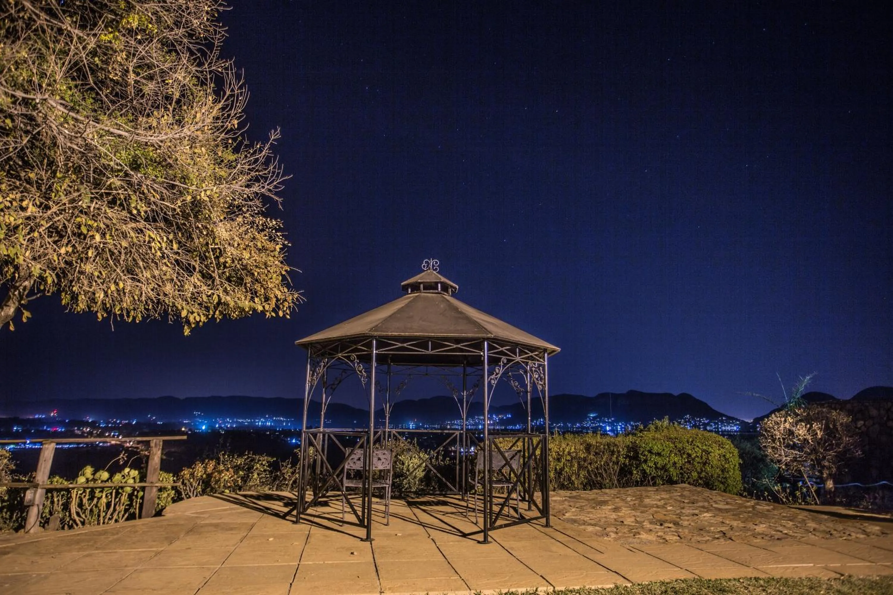 Night in La Montagne Guest Lodge