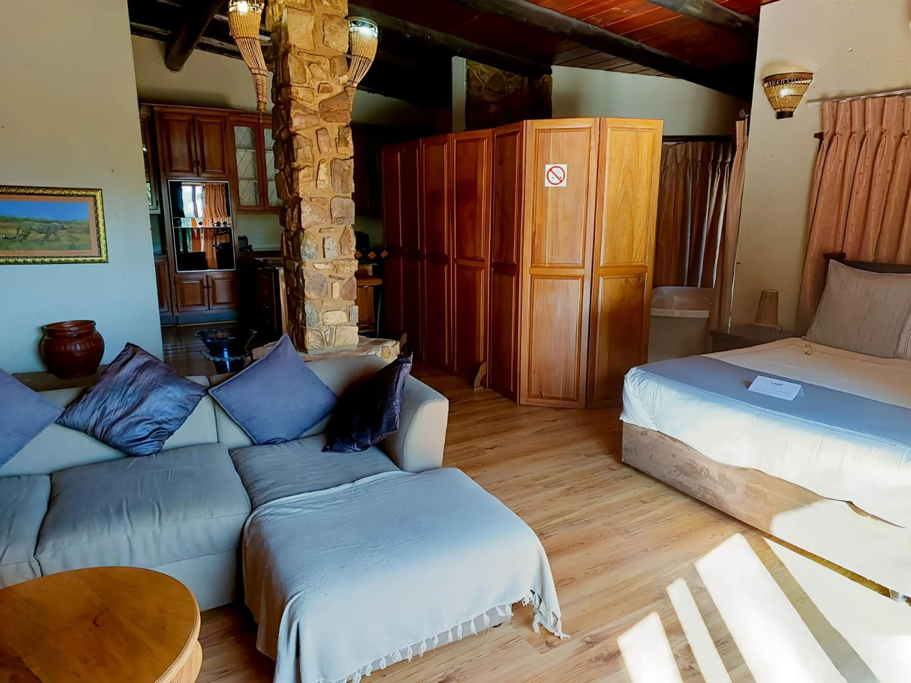 Photo of the whole room, Bed in La Montagne Guest Lodge