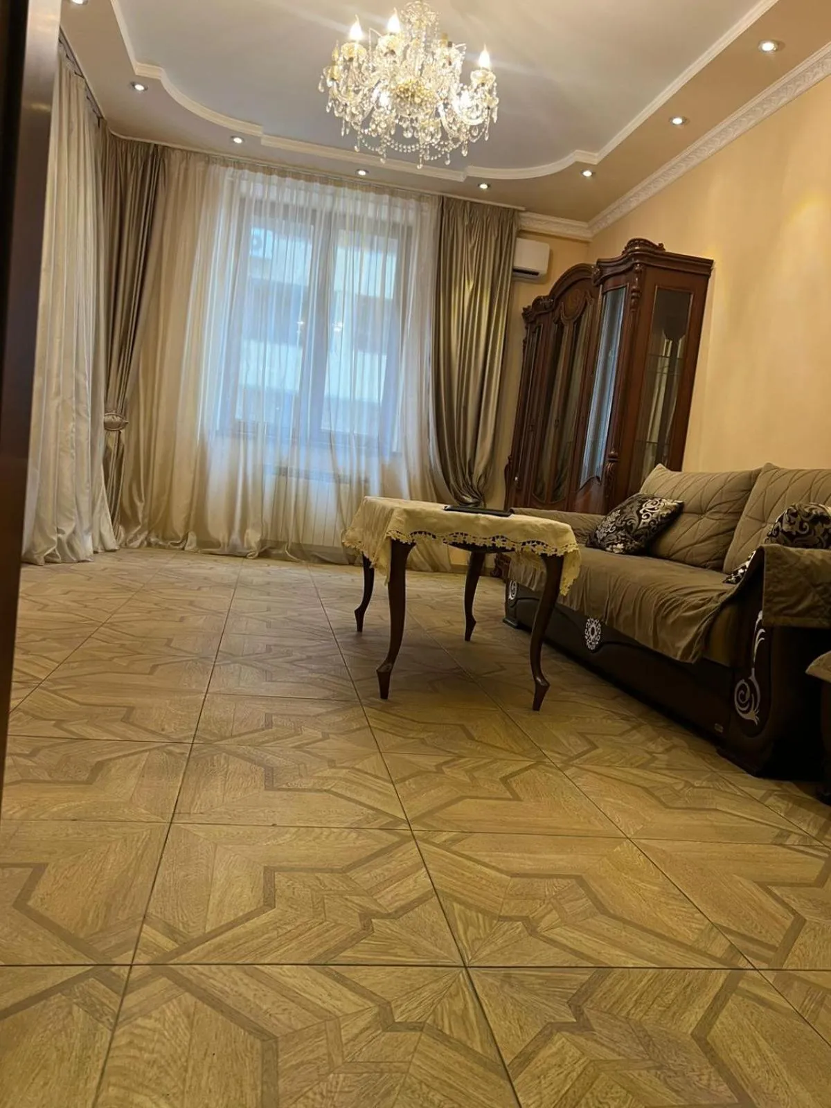 Three-Bedroom Apartment with Balcony in Rent Inn Yerevan on Arami Street