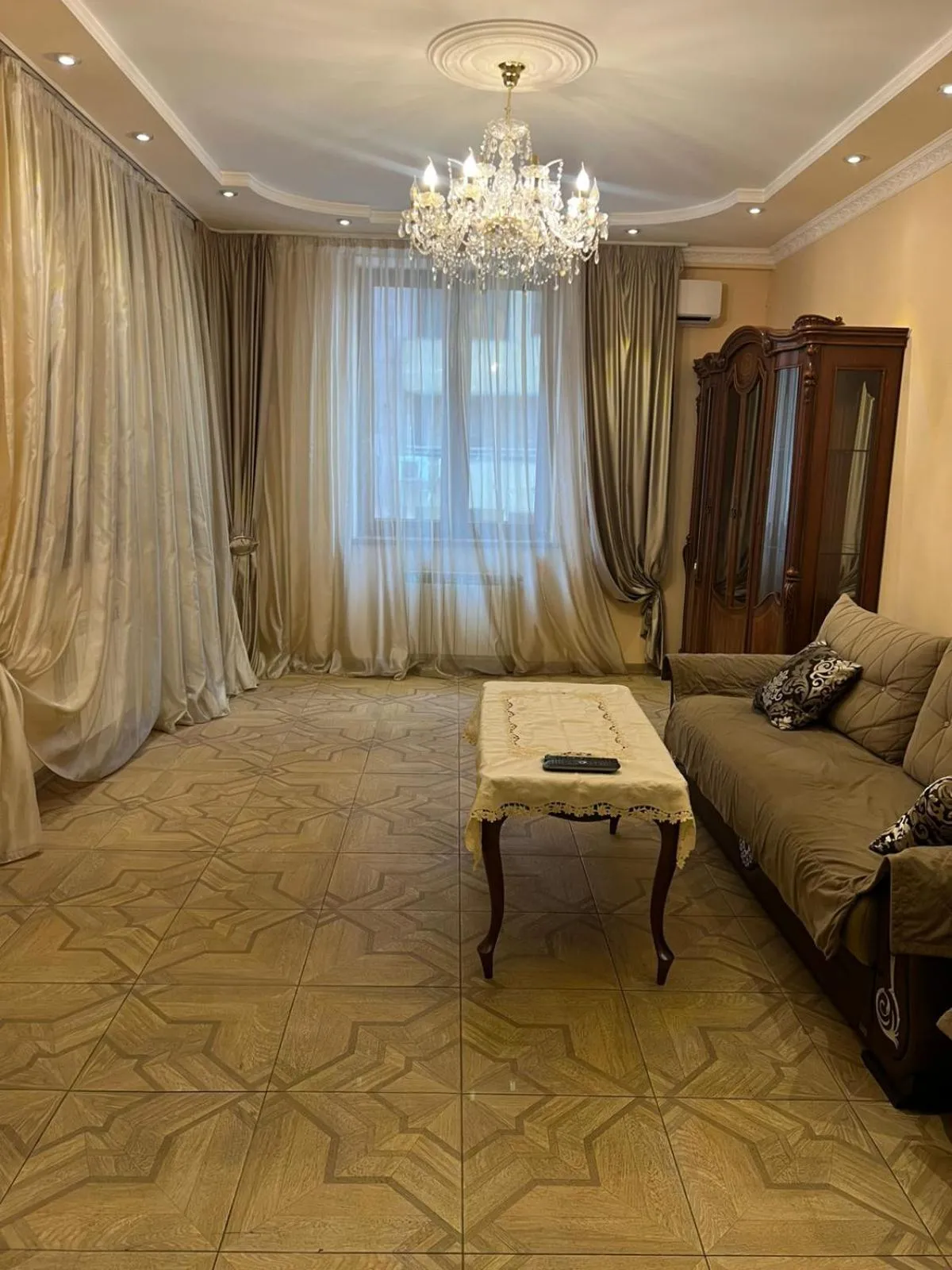 Three-Bedroom Apartment with Balcony in Rent Inn Yerevan on Arami Street