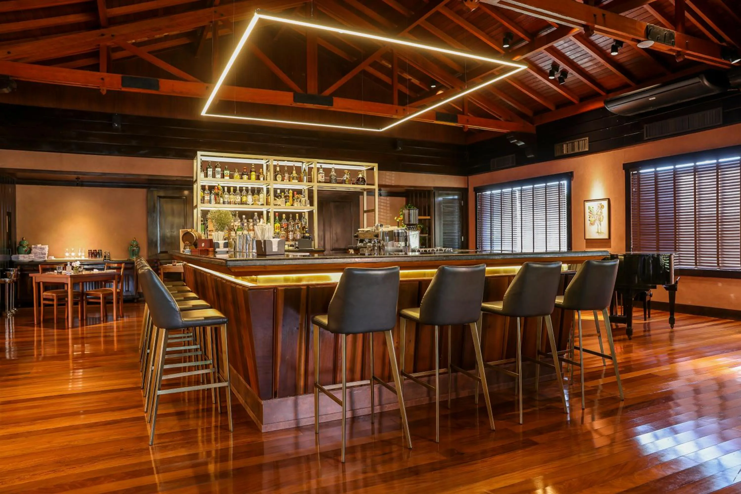 Restaurant/places to eat in Sanma Hotel