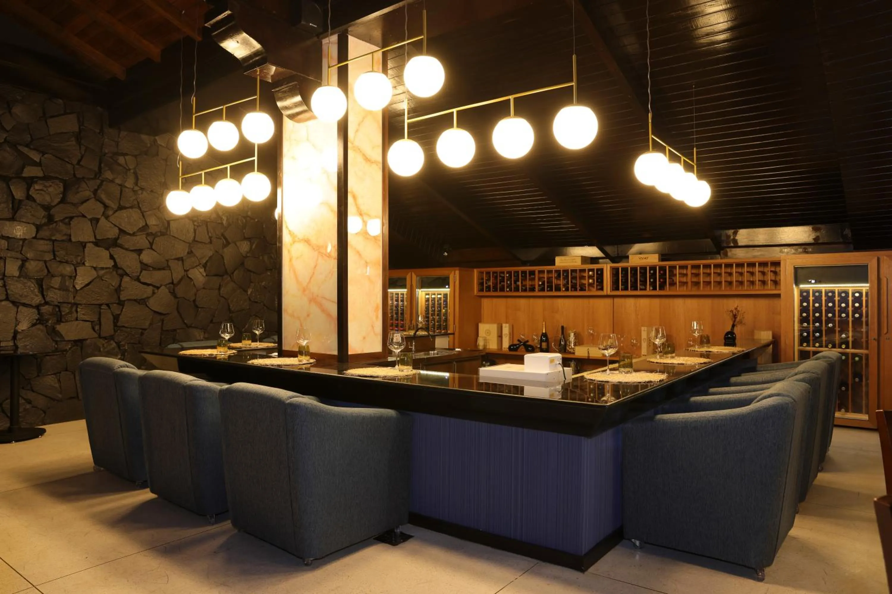 Restaurant/places to eat in Sanma Hotel