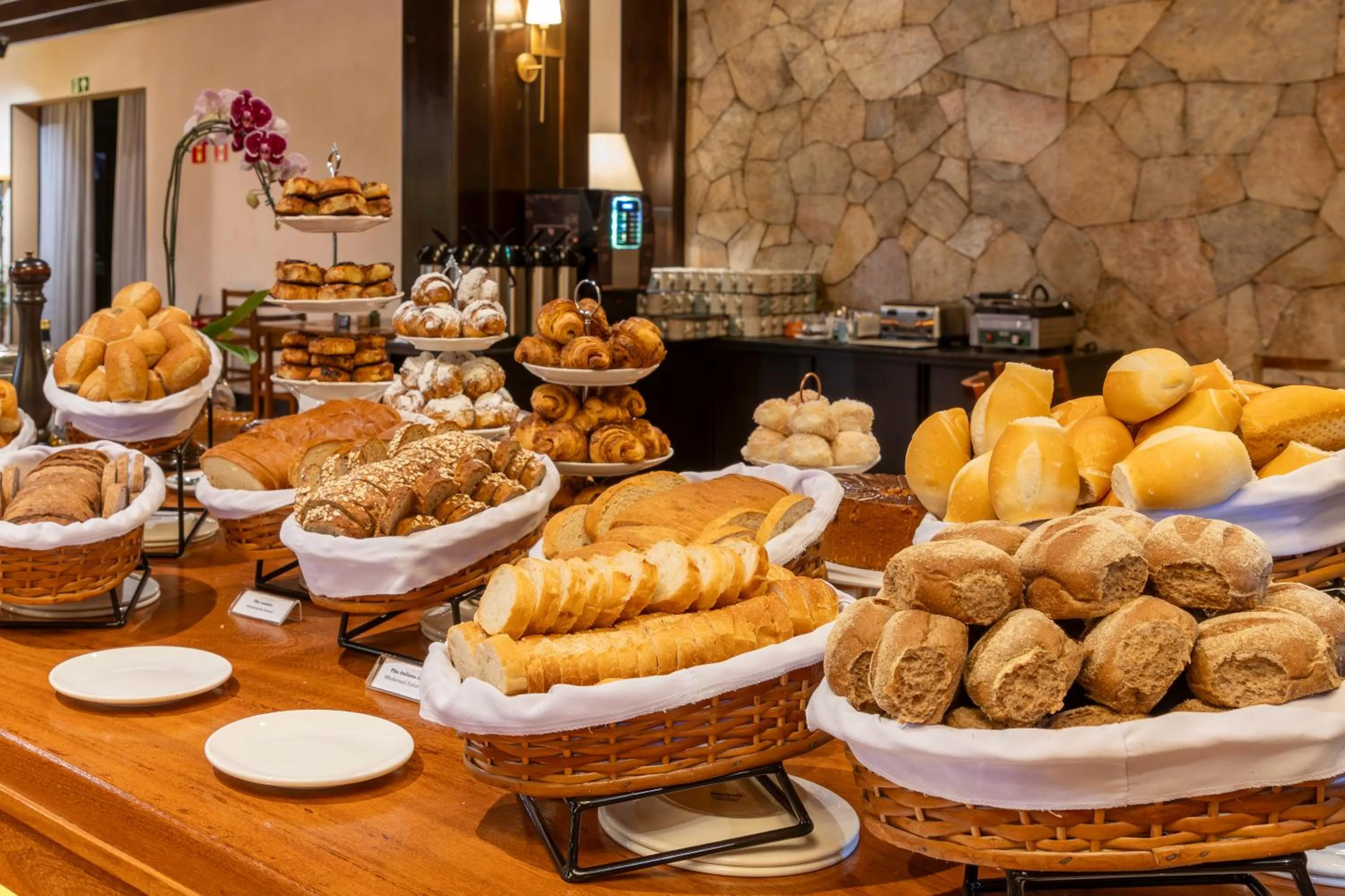 Buffet breakfast in Sanma Hotel