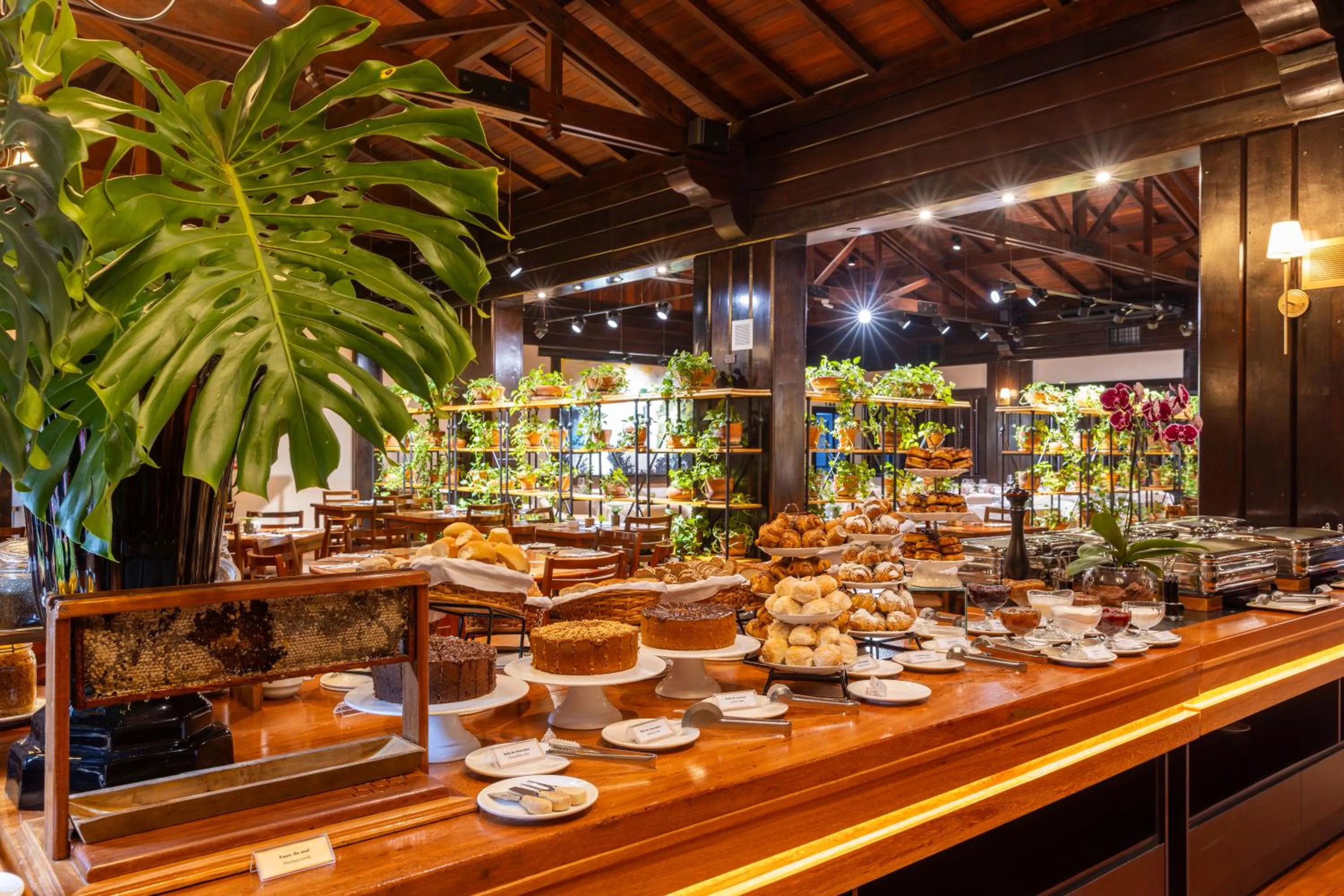 Restaurant/places to eat in Sanma Hotel