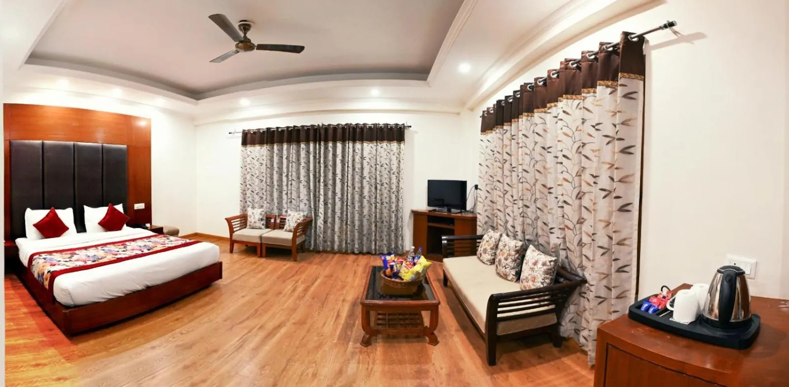 Bed in Azure Chandertal Regency Hotel And Spa