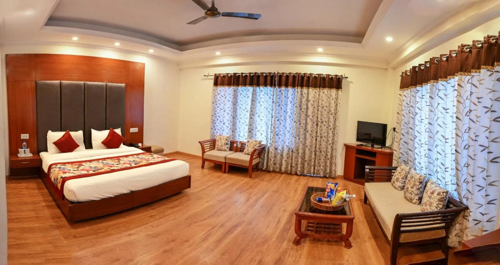 Bed in Azure Chandertal Regency Hotel And Spa