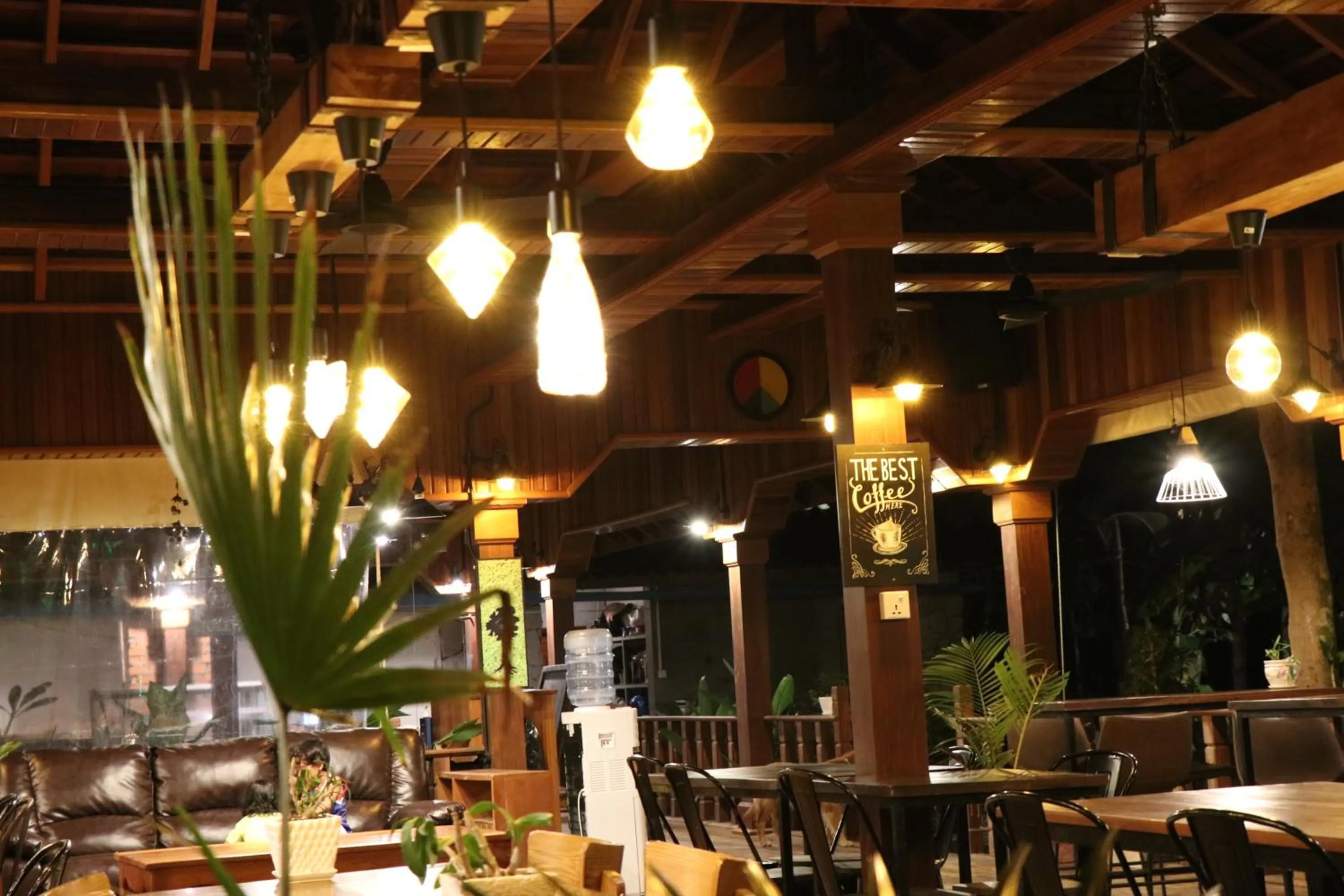 Restaurant/places to eat in Tree House Bungalows