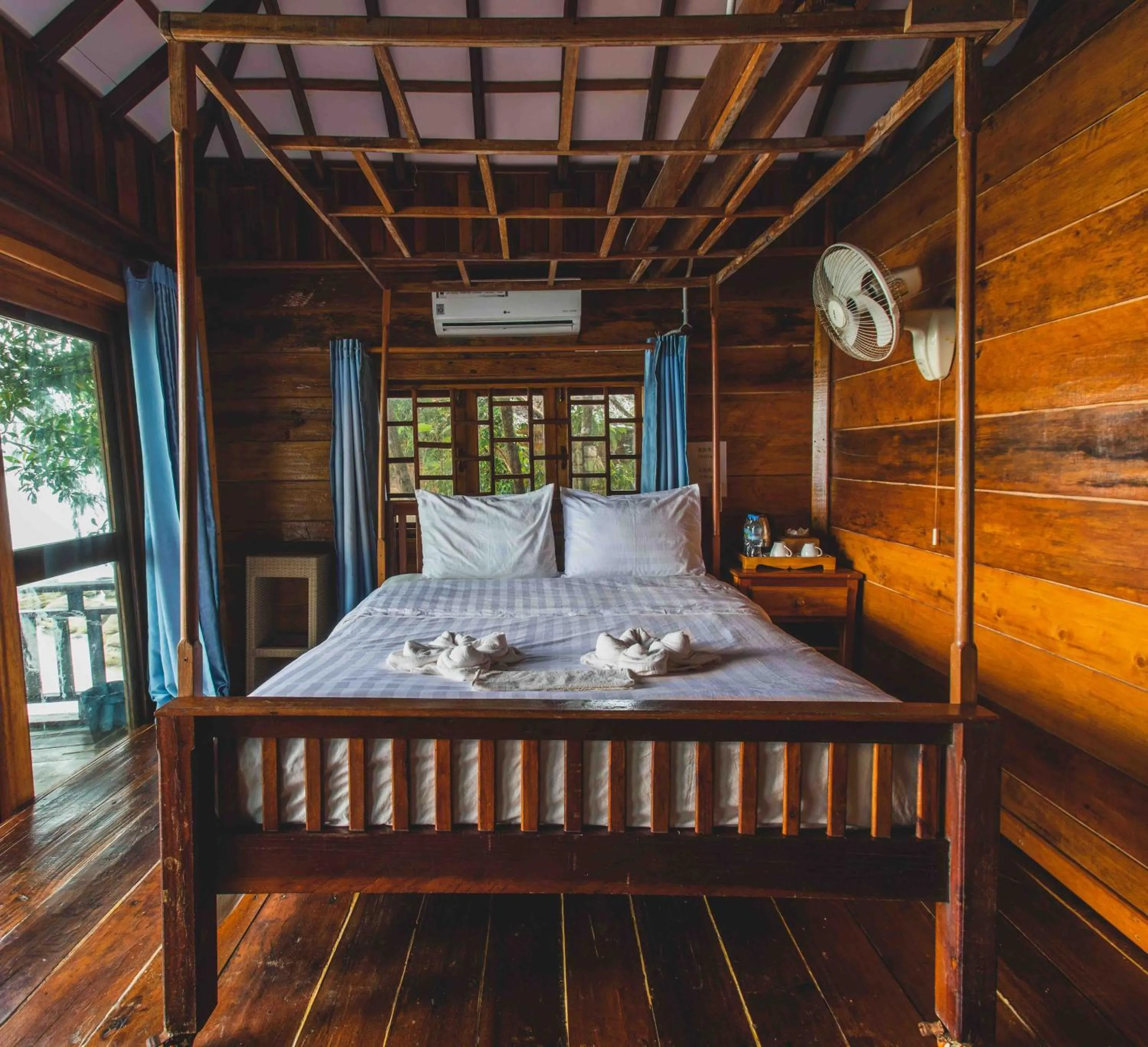 Bed in Tree House Bungalows