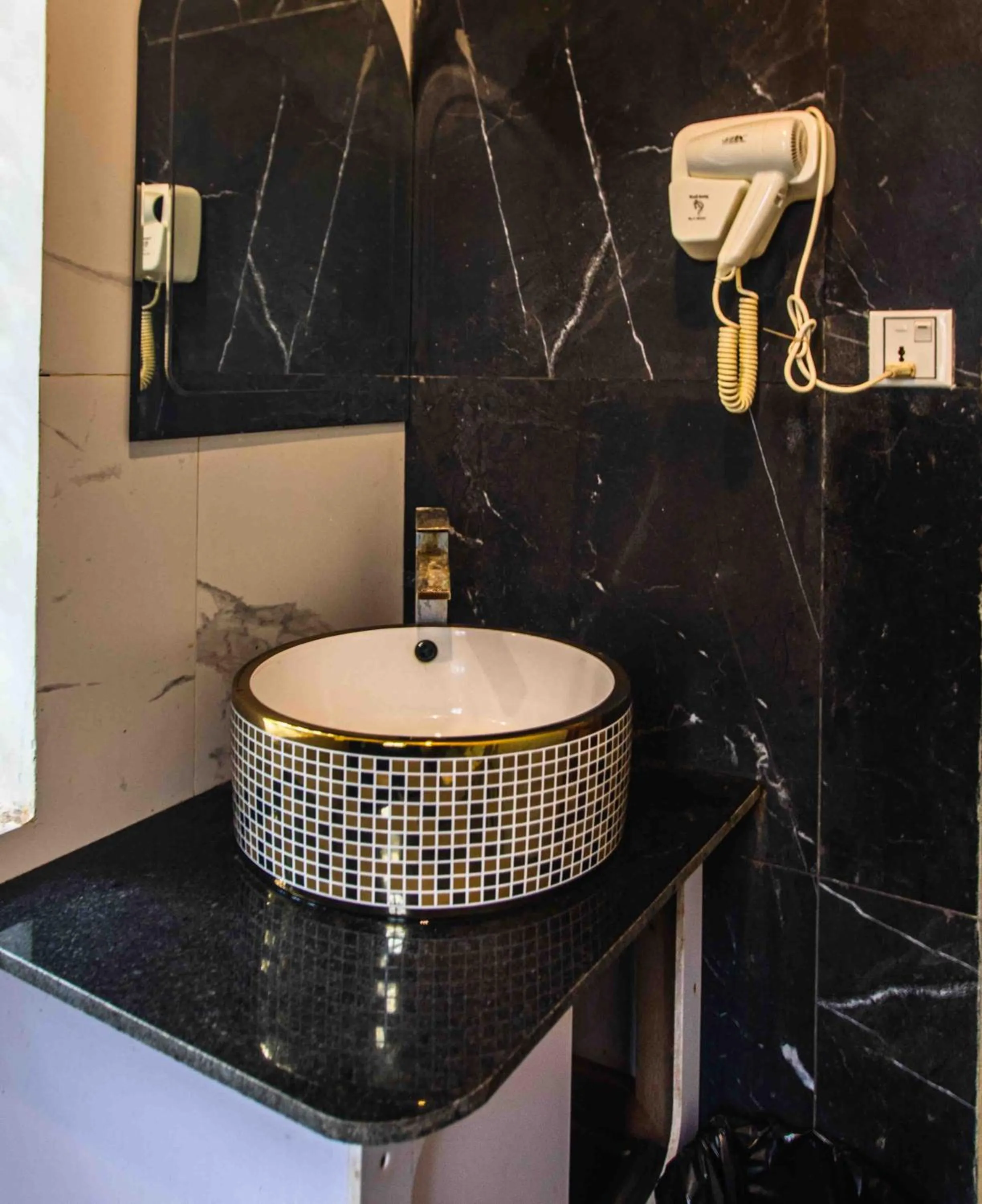 Toilet in Tree House Bungalows