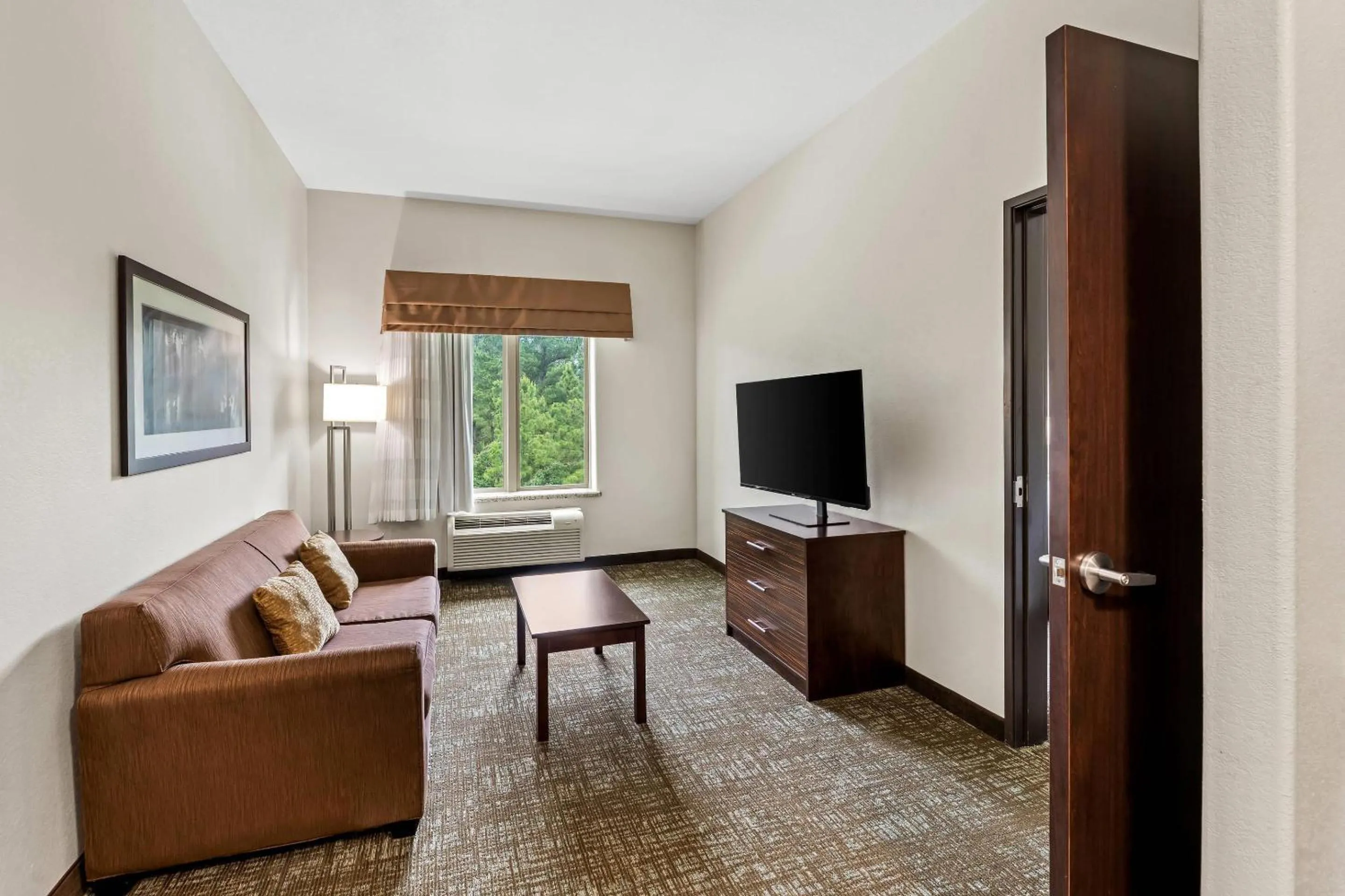 Bedroom in MainStay Suites Lufkin