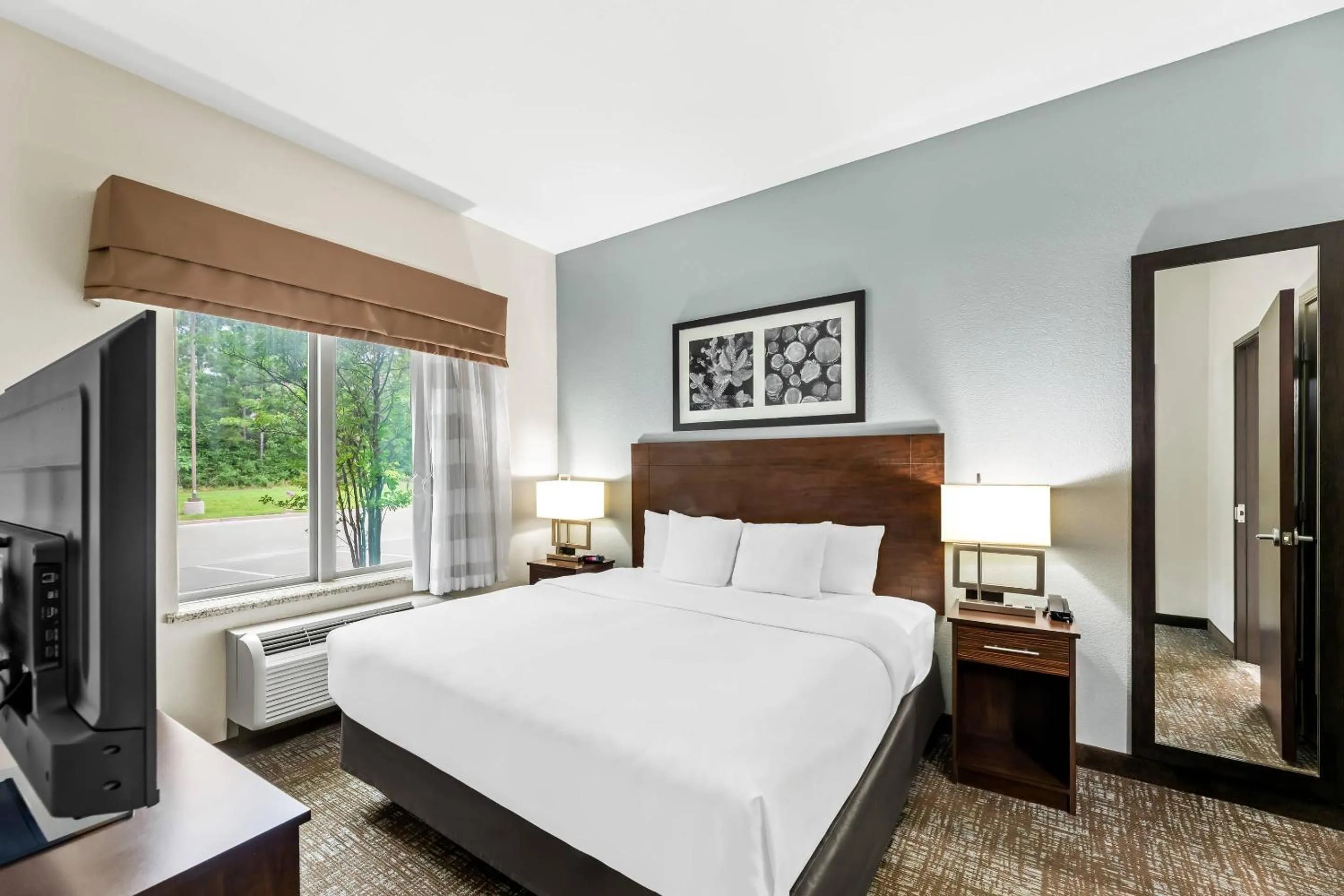 Bedroom, Bed in MainStay Suites Lufkin