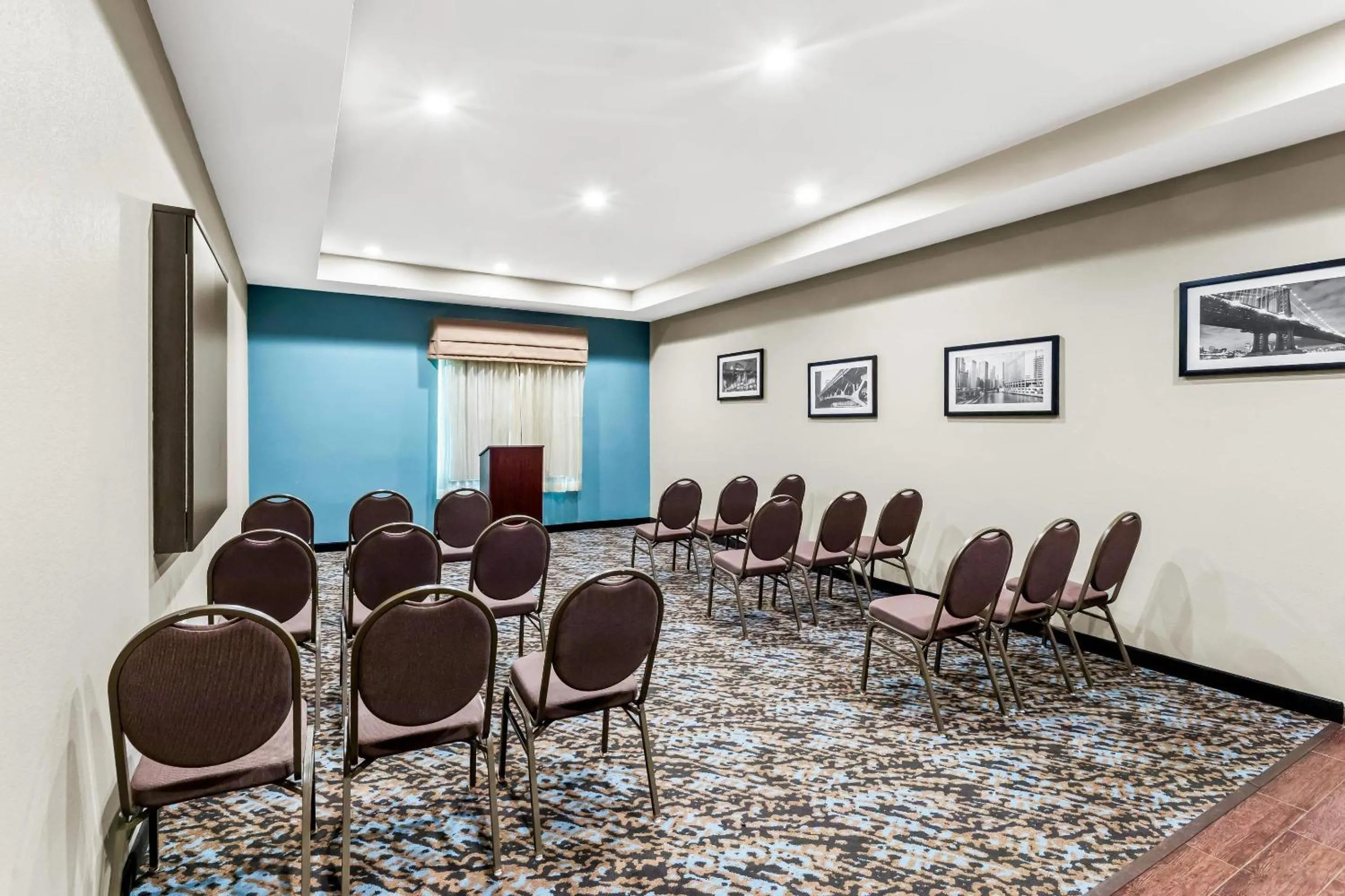 Meeting/conference room in MainStay Suites Lufkin