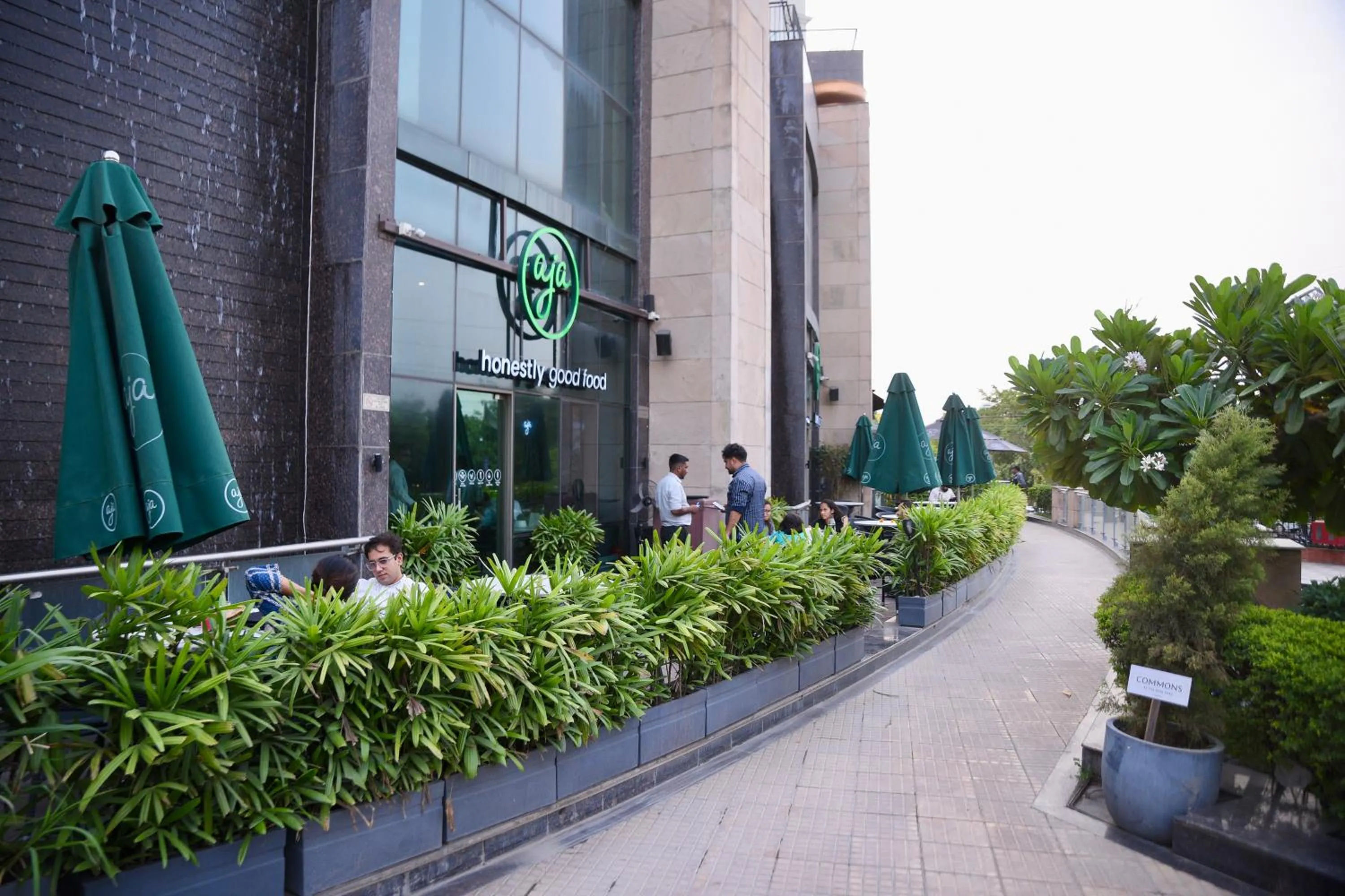 Restaurant/places to eat in The BellaVista Hotel Chandigarh Panchkula