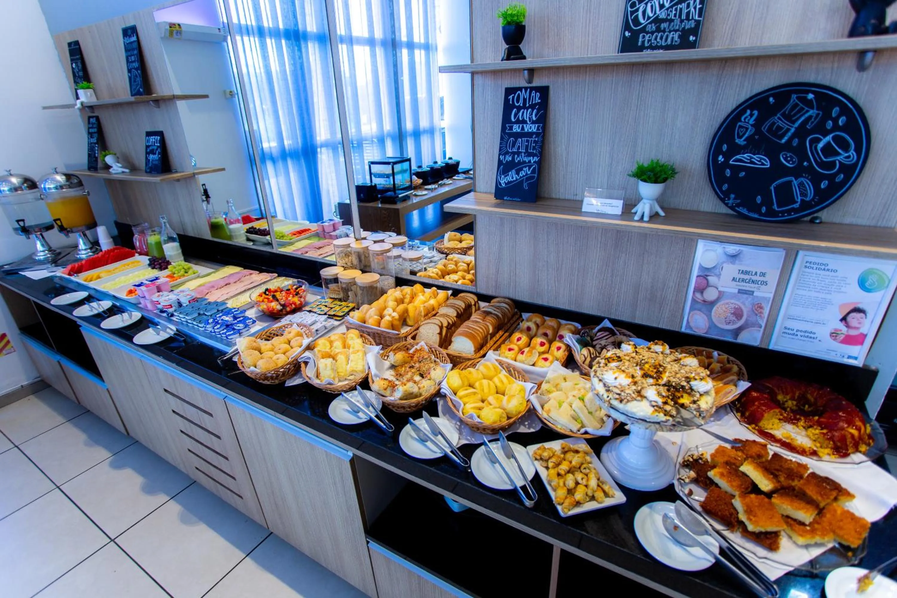 Breakfast in Tulip Inn Campos dos Goytacazes