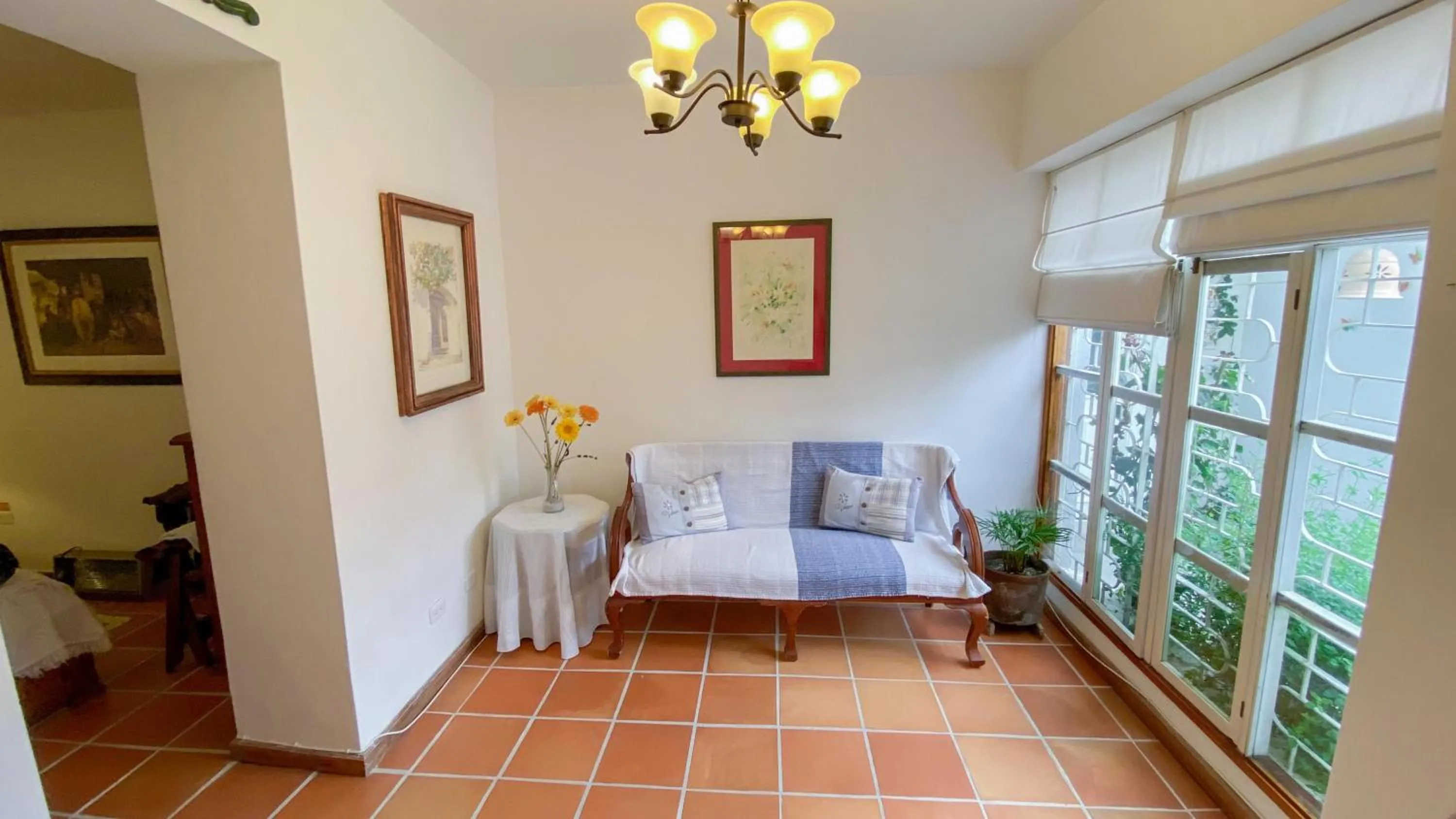 Living room in Sakti Hostal B&B