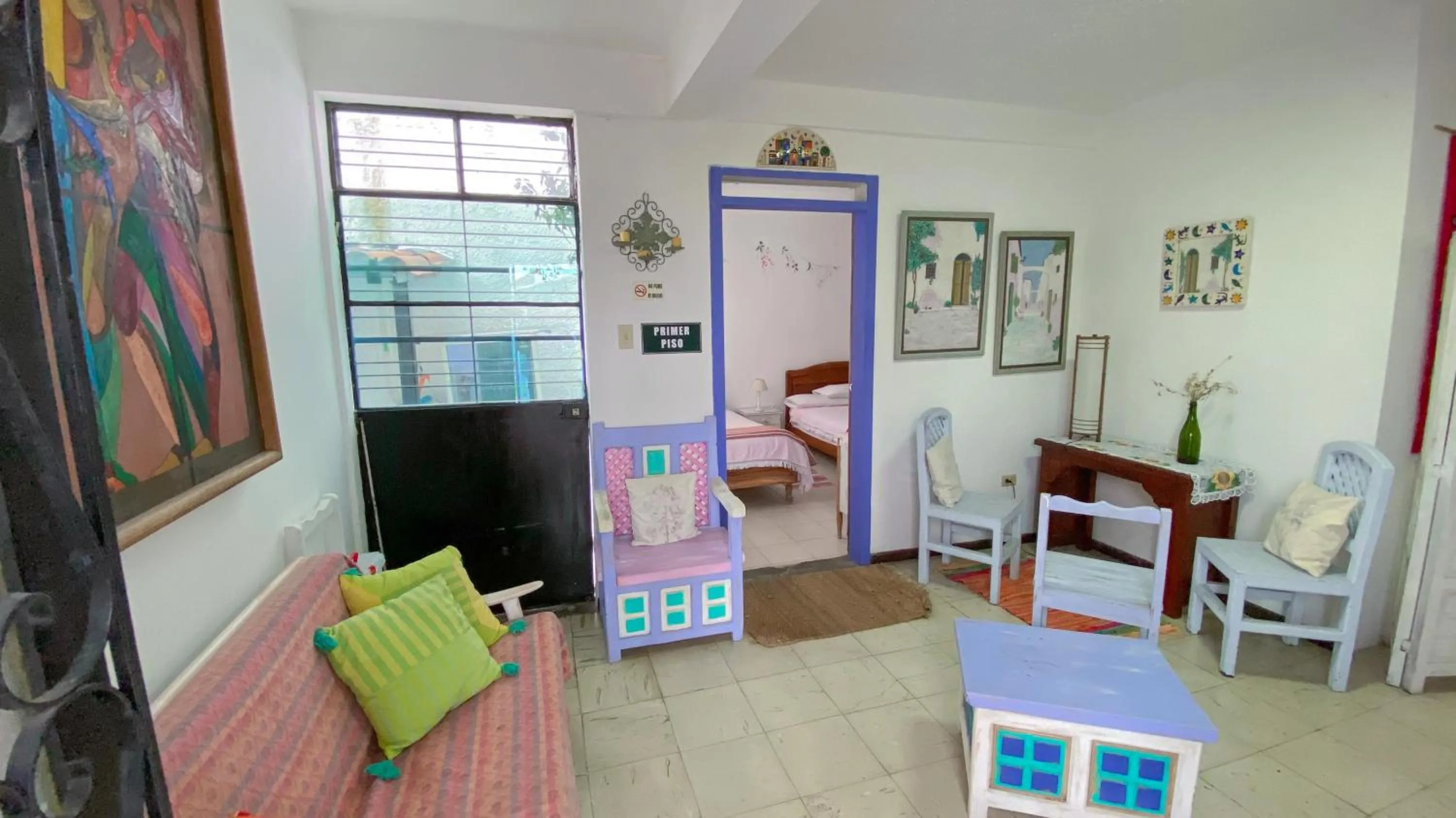 Living room in Sakti Hostal B&B