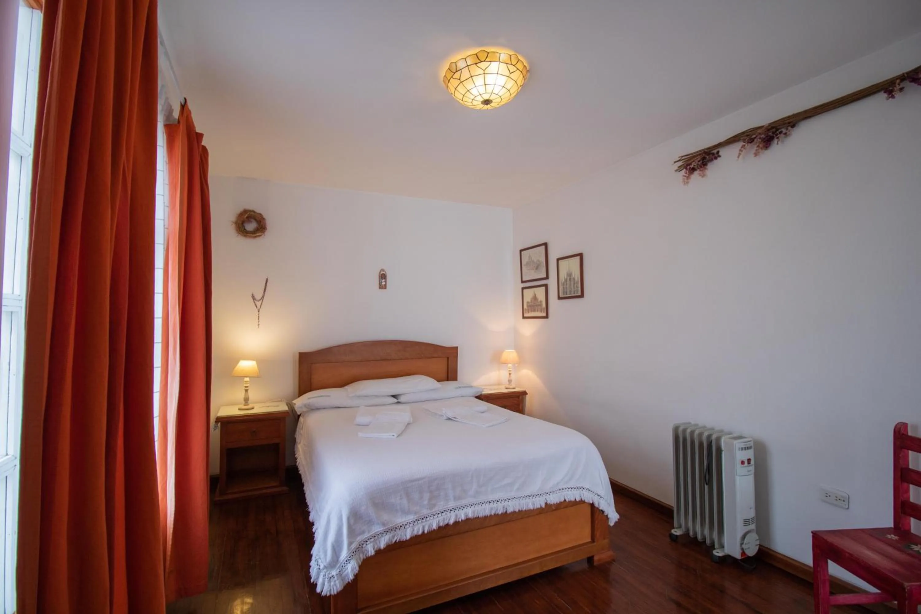 Photo of the whole room, Bed in Sakti Hostal B&B