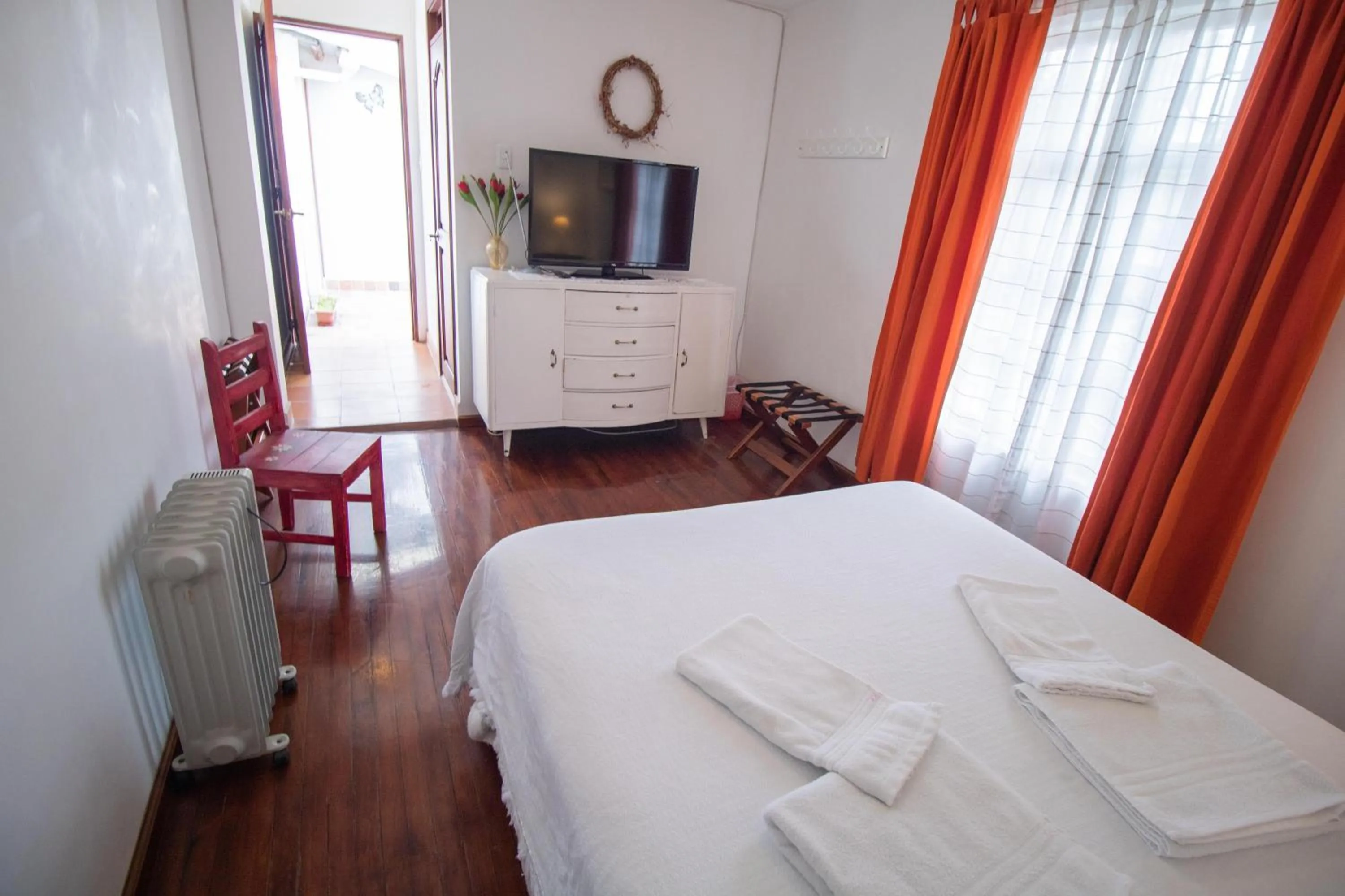 Photo of the whole room, Bed in Sakti Hostal B&B