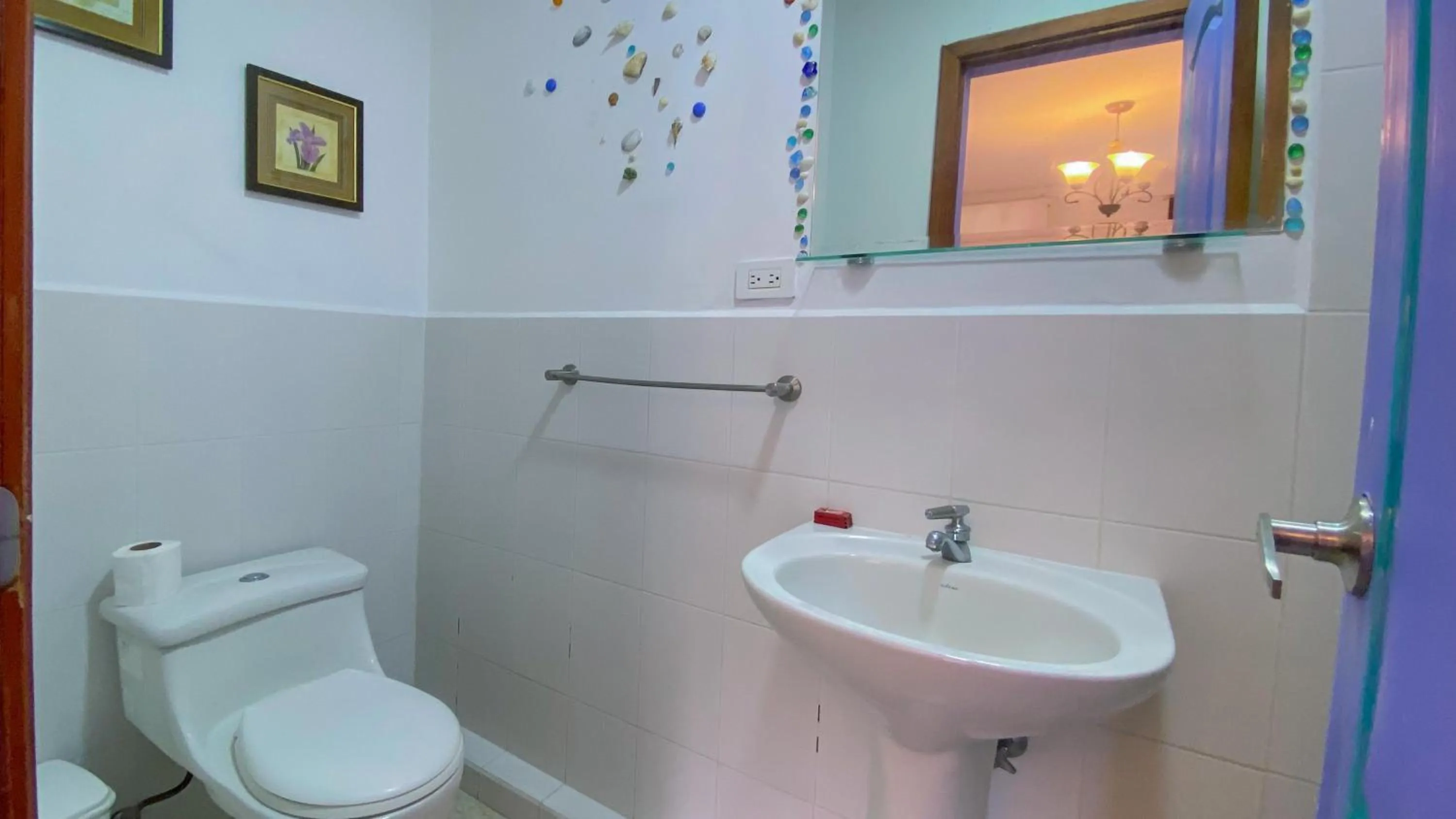 Bathroom in Sakti Hostal B&B