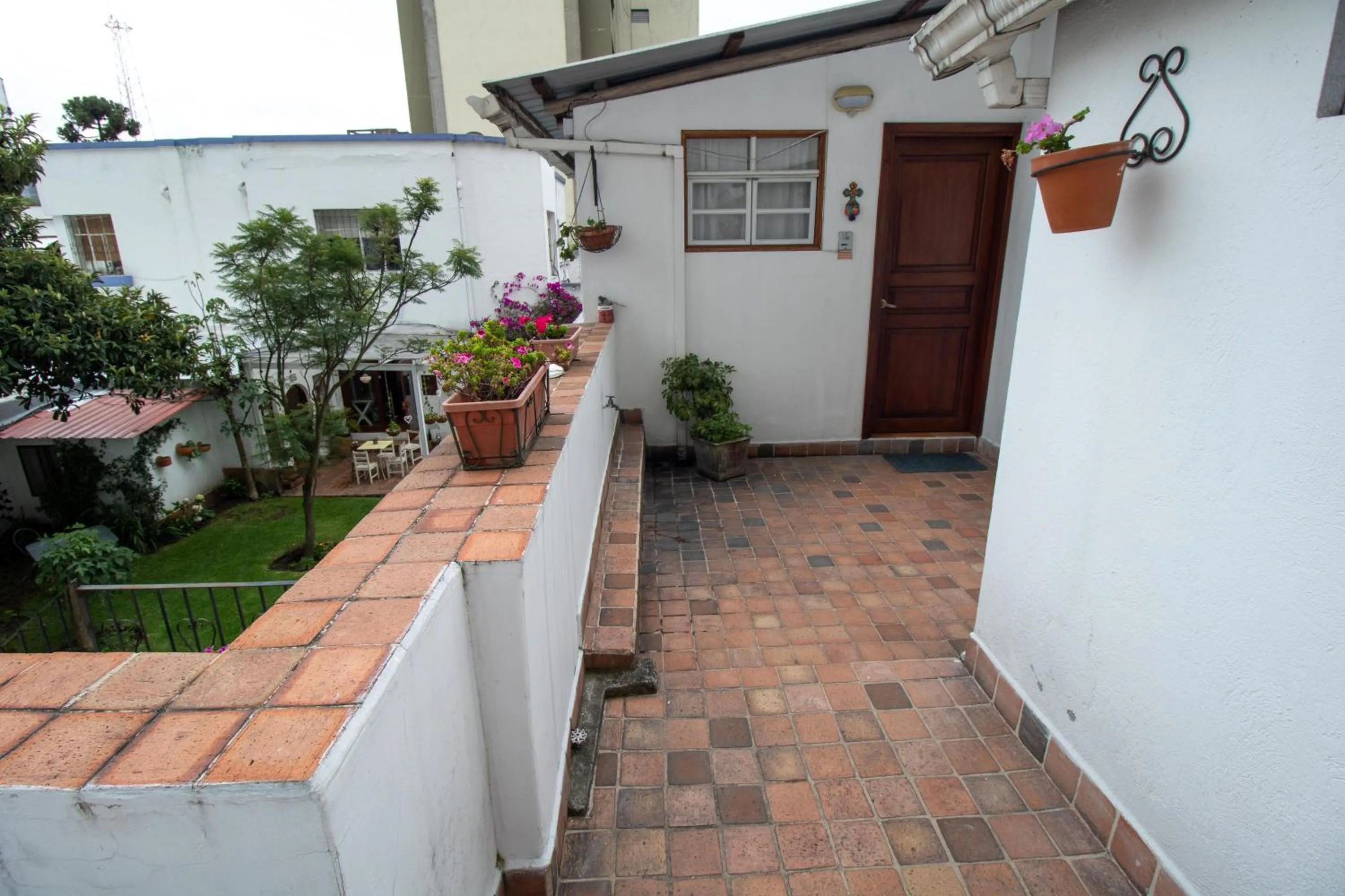 Patio in Sakti Hostal B&B