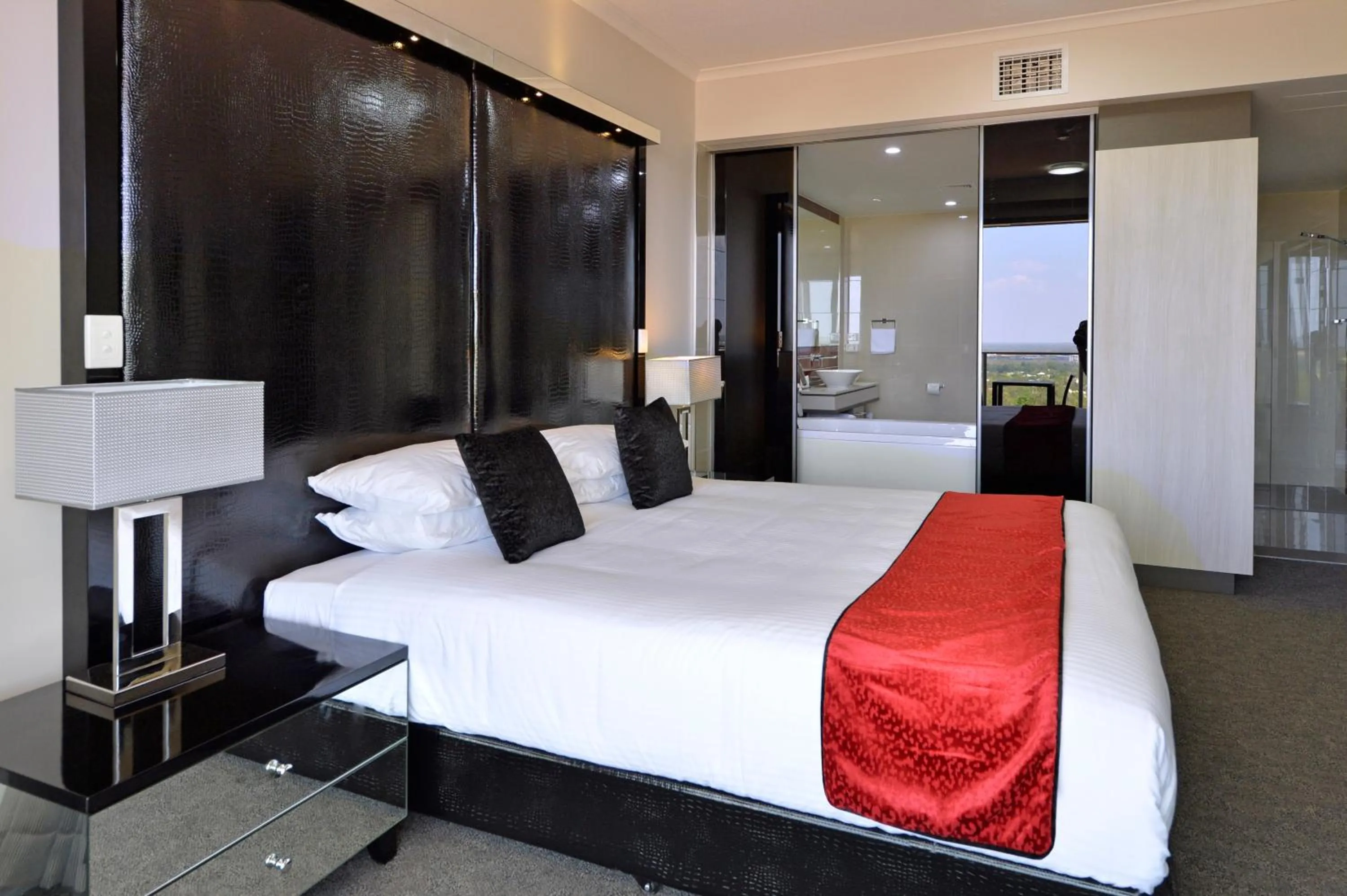 Bed in Rydges Palmerston - Darwin