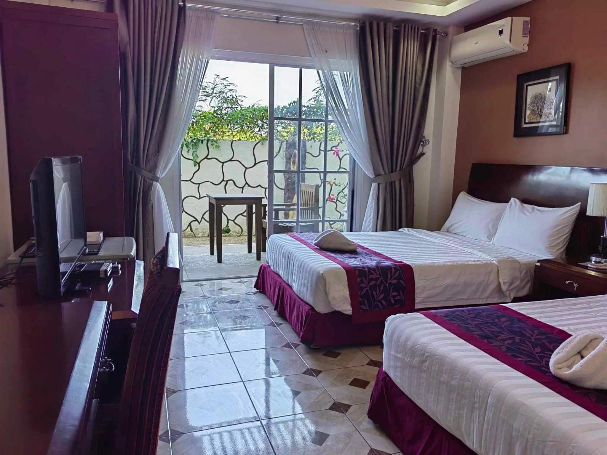 Bed in Marand Family Resort