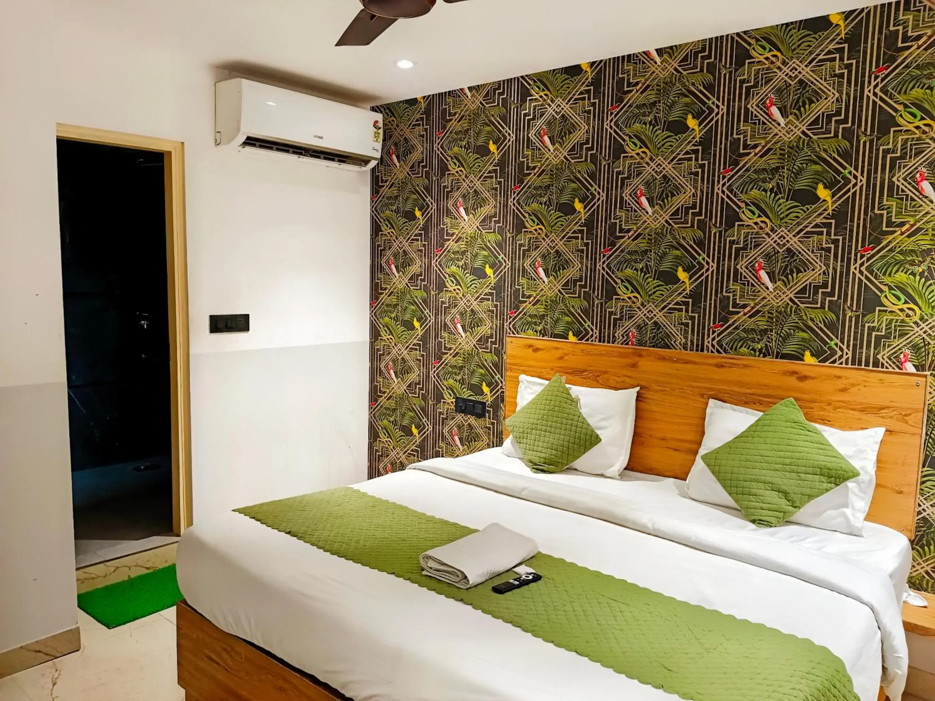 Hotel Star City Near Terminal T3 Airport & Aerocity Hotel Star City Near Terminal T3 Airport & Aerocity
