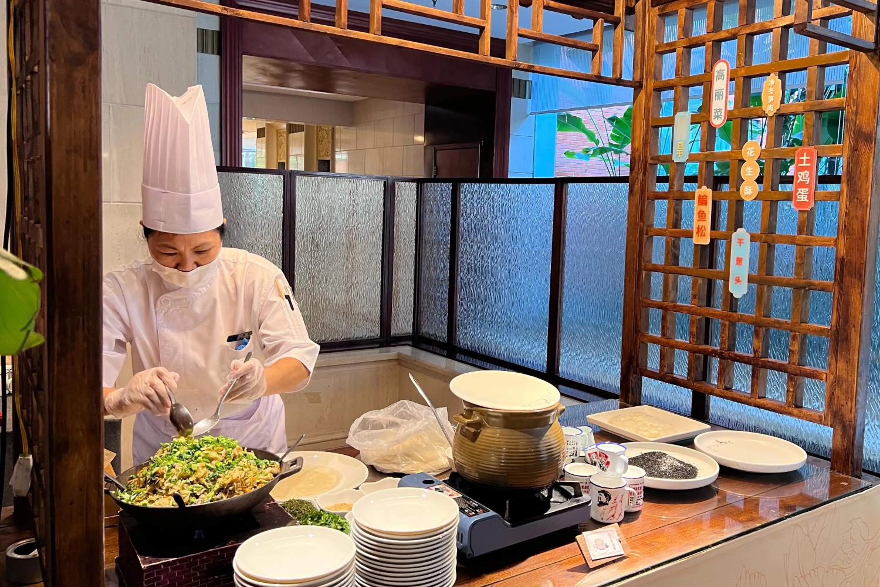 Restaurant/places to eat in City Hotel Xiamen-Free Welcome Fruits