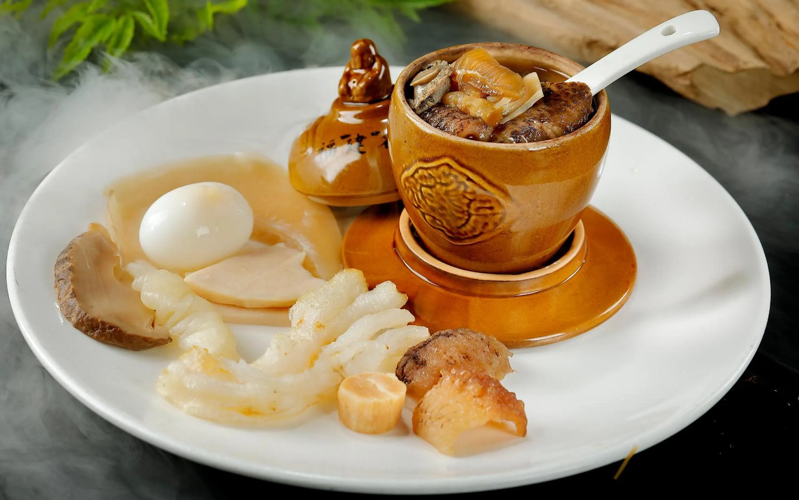 Restaurant/places to eat in City Hotel Xiamen-Free Welcome Fruits